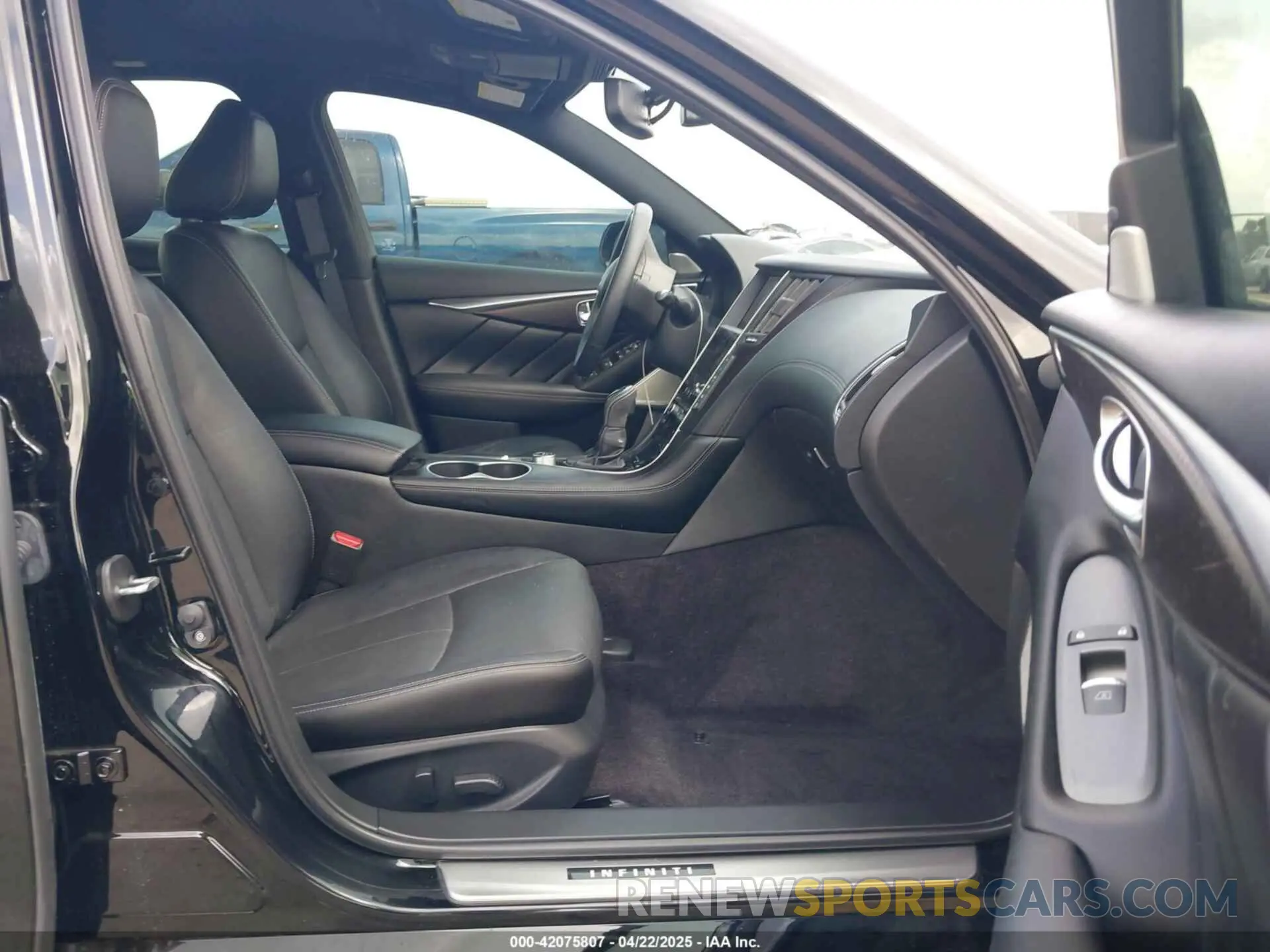 5 Photograph of a damaged car JN1EV7CP7RM600256 INFINITI Q50 2024