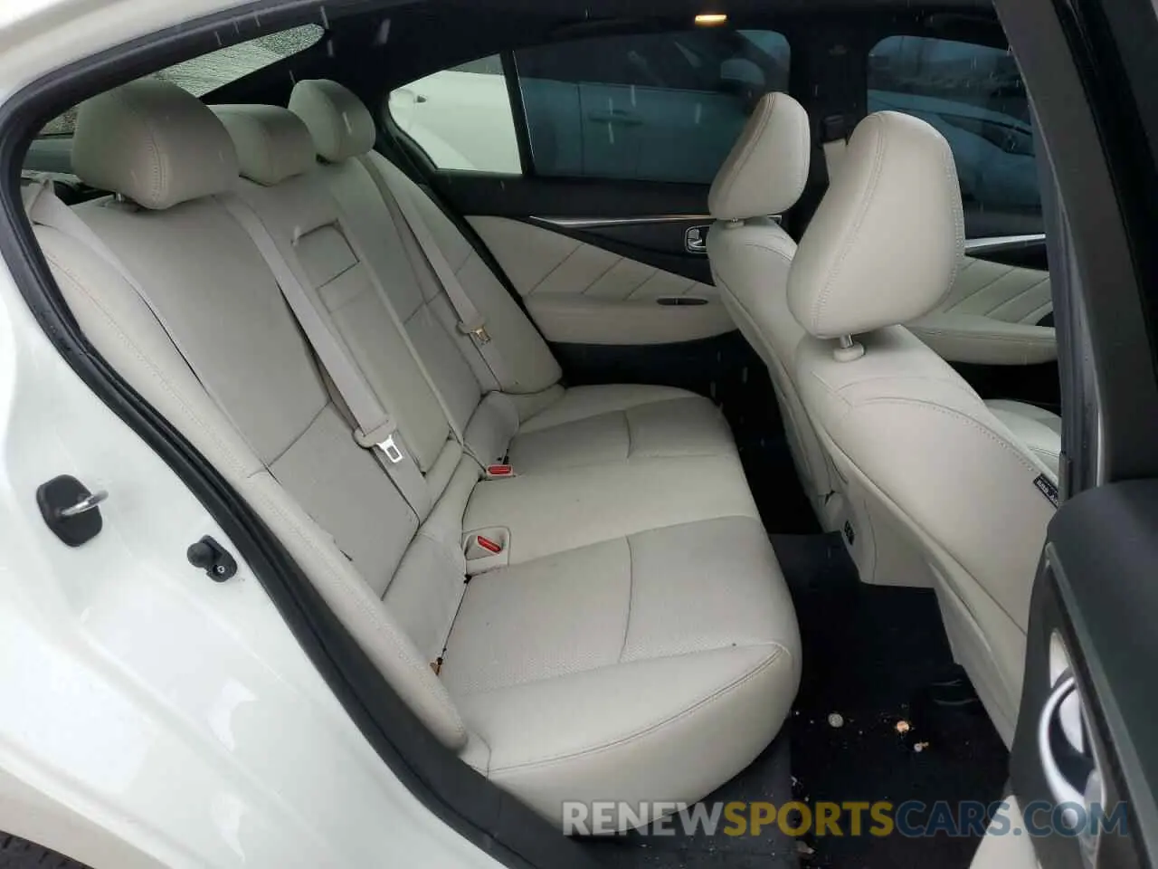 10 Photograph of a damaged car JN1EV7CR8RM632294 INFINITI Q50 2024