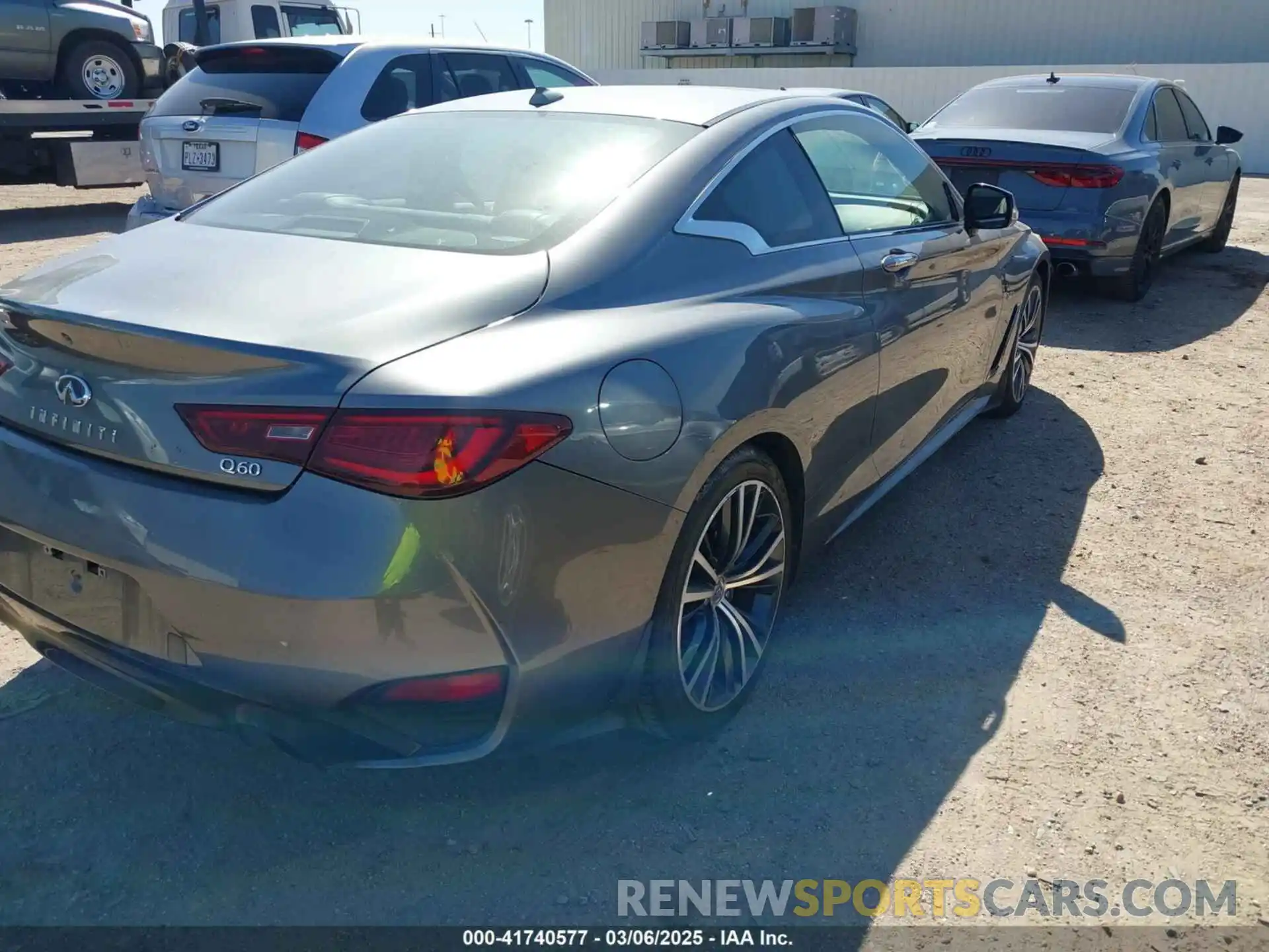 4 Photograph of a damaged car JN1EV7EK0KM231389 INFINITI Q60 2019