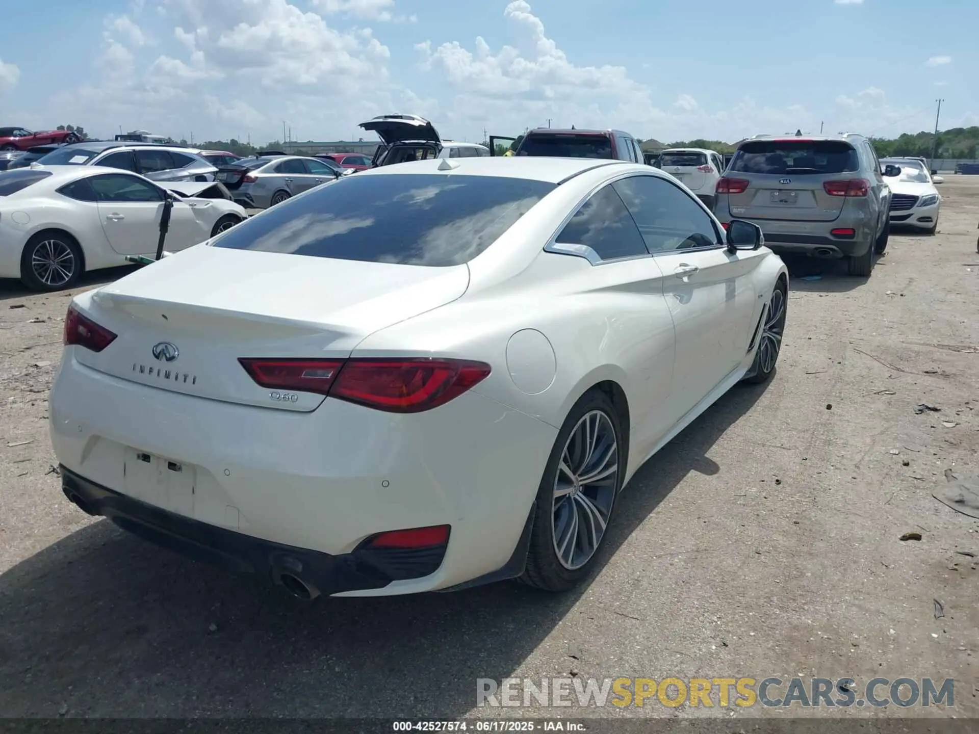 4 Photograph of a damaged car JN1EV7EK2KM230521 INFINITI Q60 2019