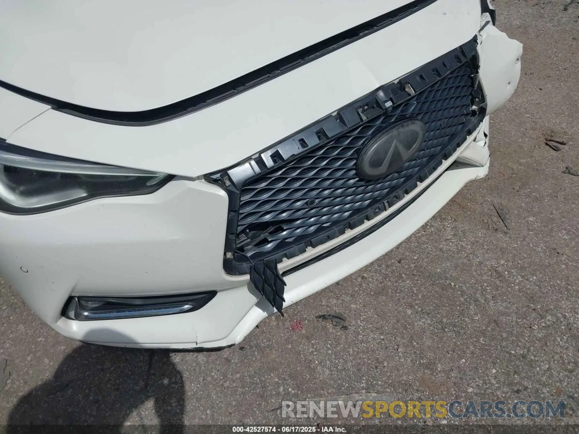 6 Photograph of a damaged car JN1EV7EK2KM230521 INFINITI Q60 2019