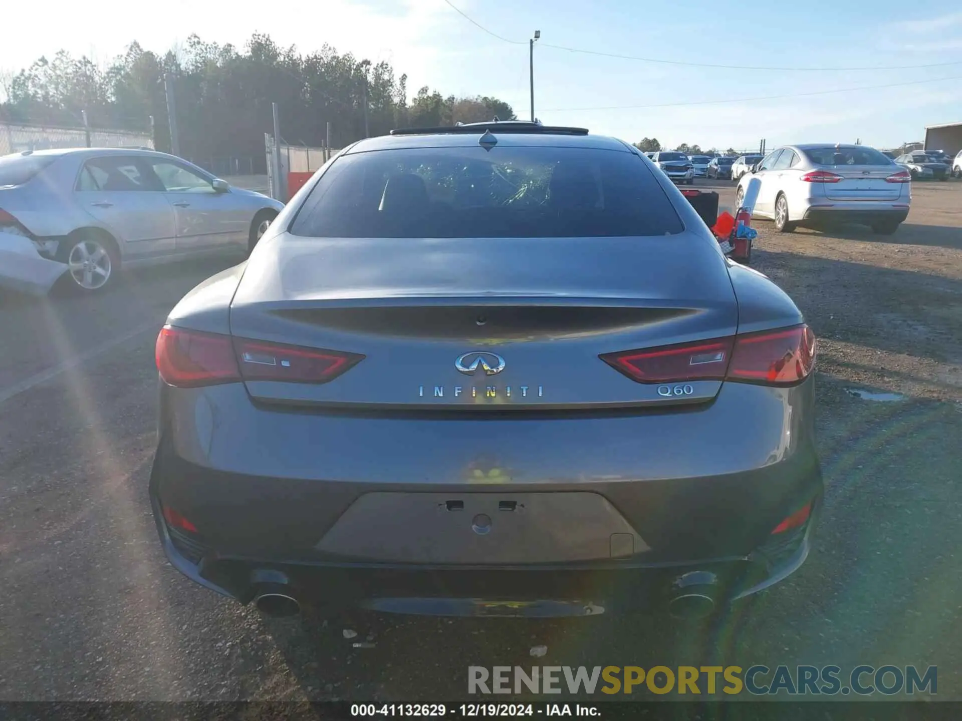 15 Photograph of a damaged car JN1EV7EK7KM230871 INFINITI Q60 2019