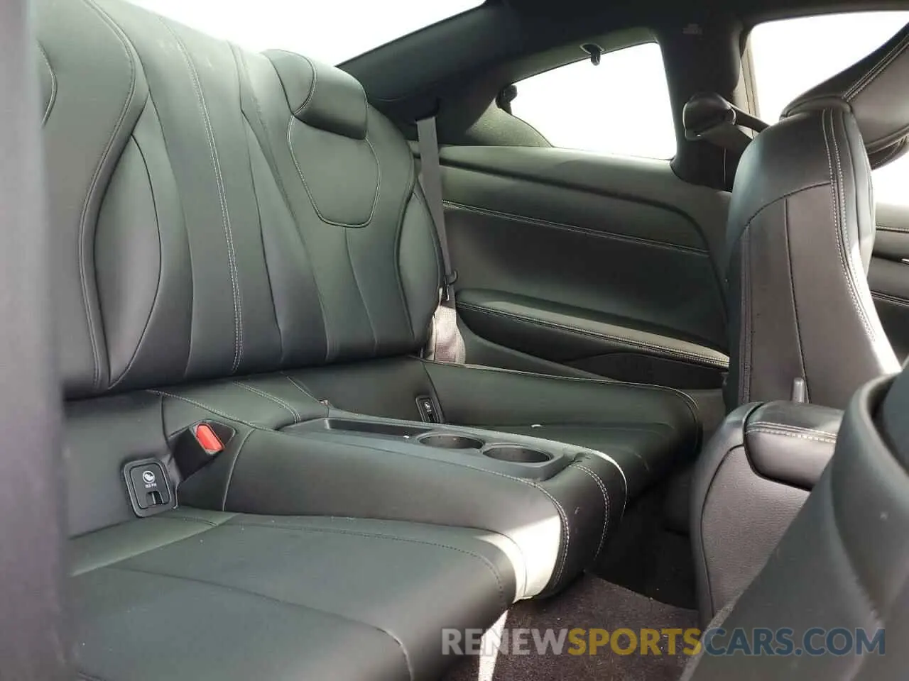10 Photograph of a damaged car JN1EV7EK7KM231745 INFINITI Q60 2019