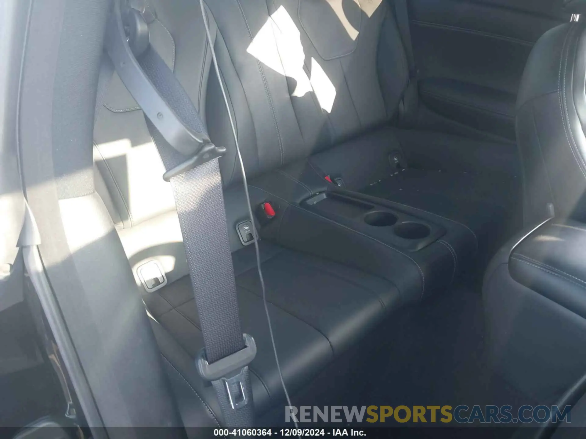 8 Photograph of a damaged car JN1EV7EK9KM231469 INFINITI Q60 2019