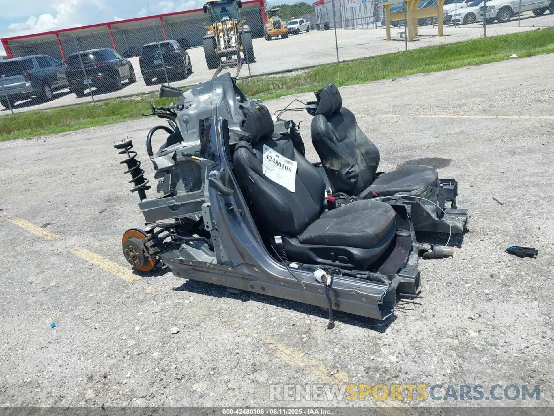 1 Photograph of a damaged car JN1EV7EKXKM231884 INFINITI Q60 2019
