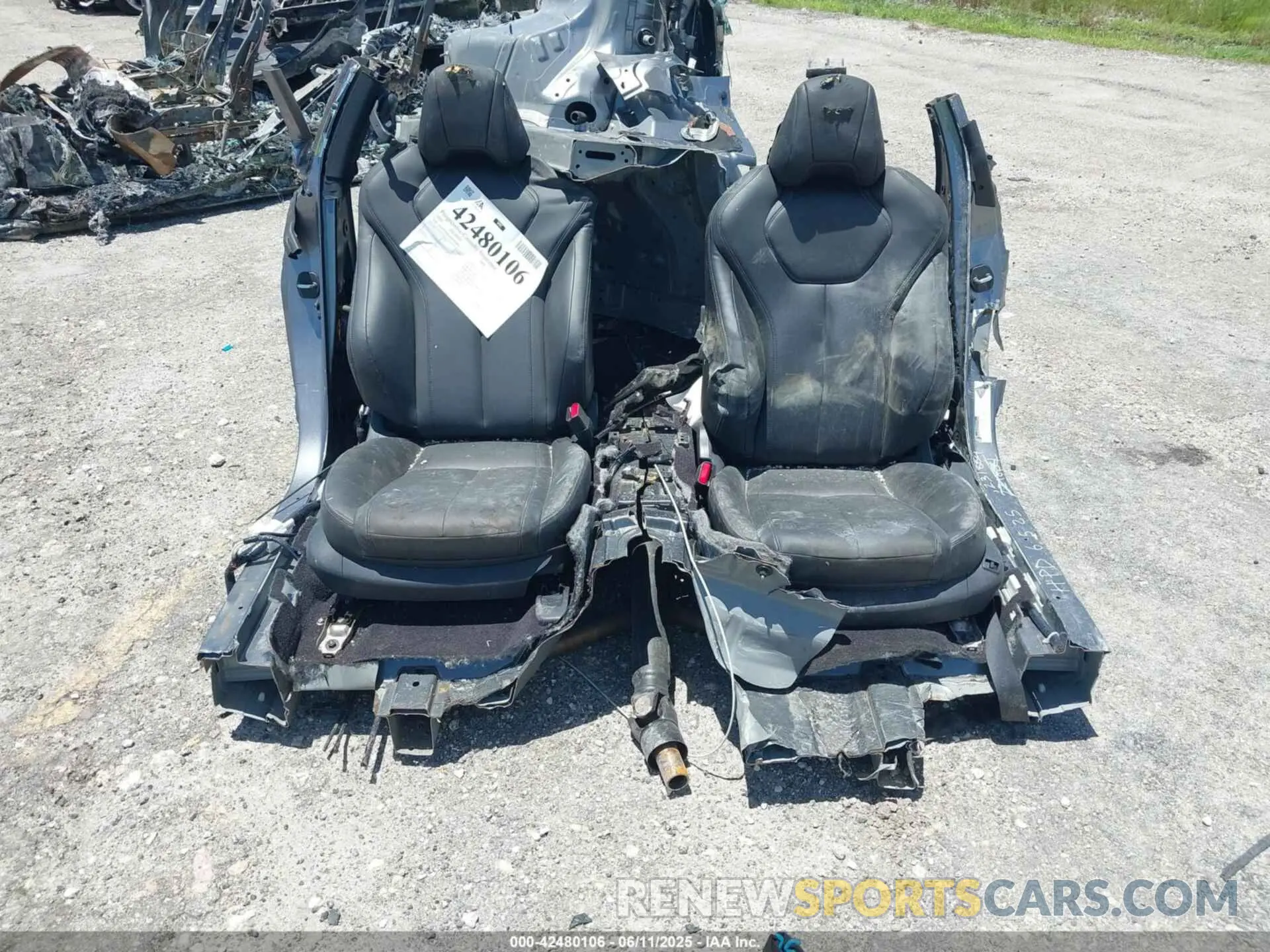 10 Photograph of a damaged car JN1EV7EKXKM231884 INFINITI Q60 2019