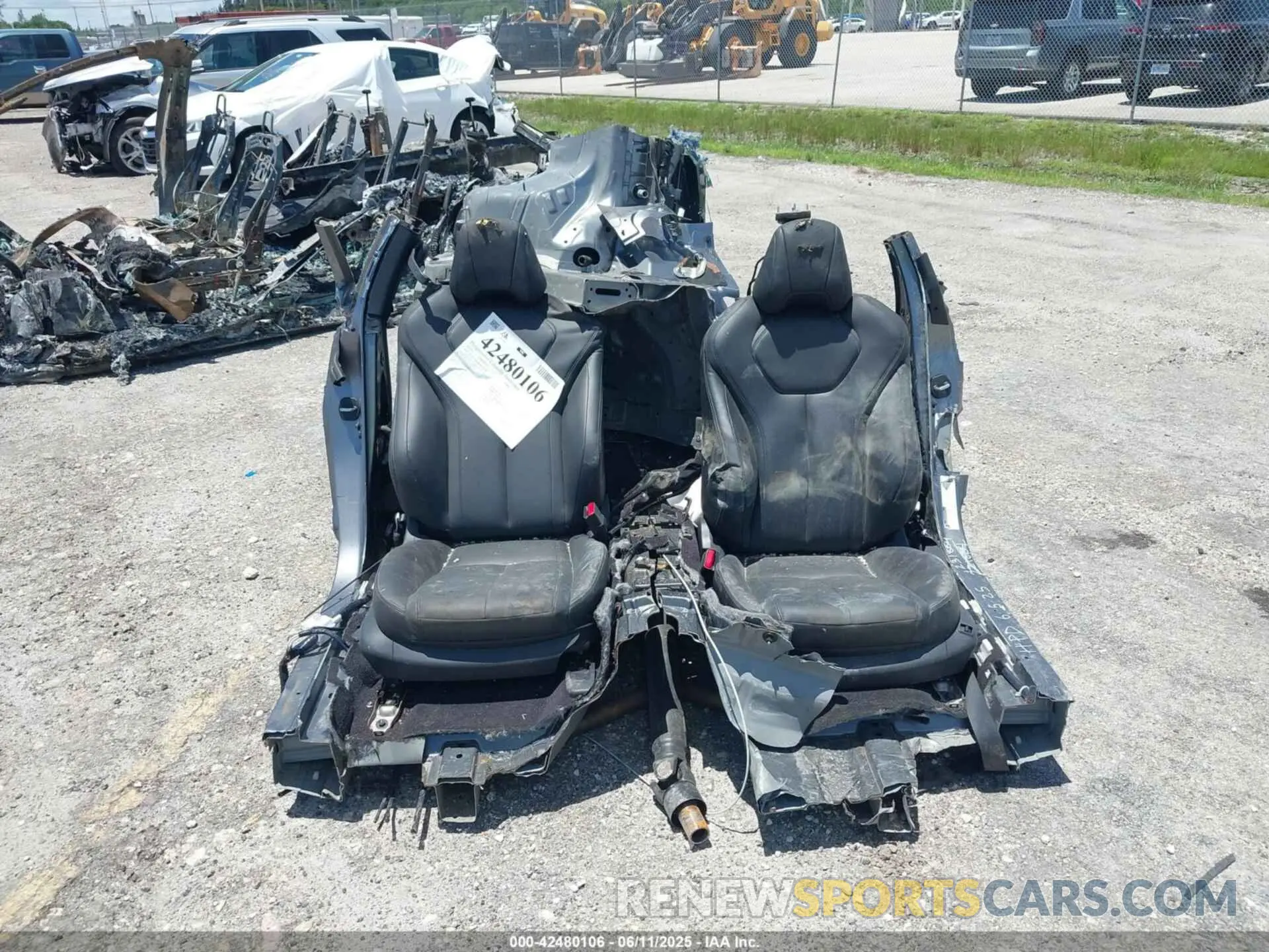11 Photograph of a damaged car JN1EV7EKXKM231884 INFINITI Q60 2019