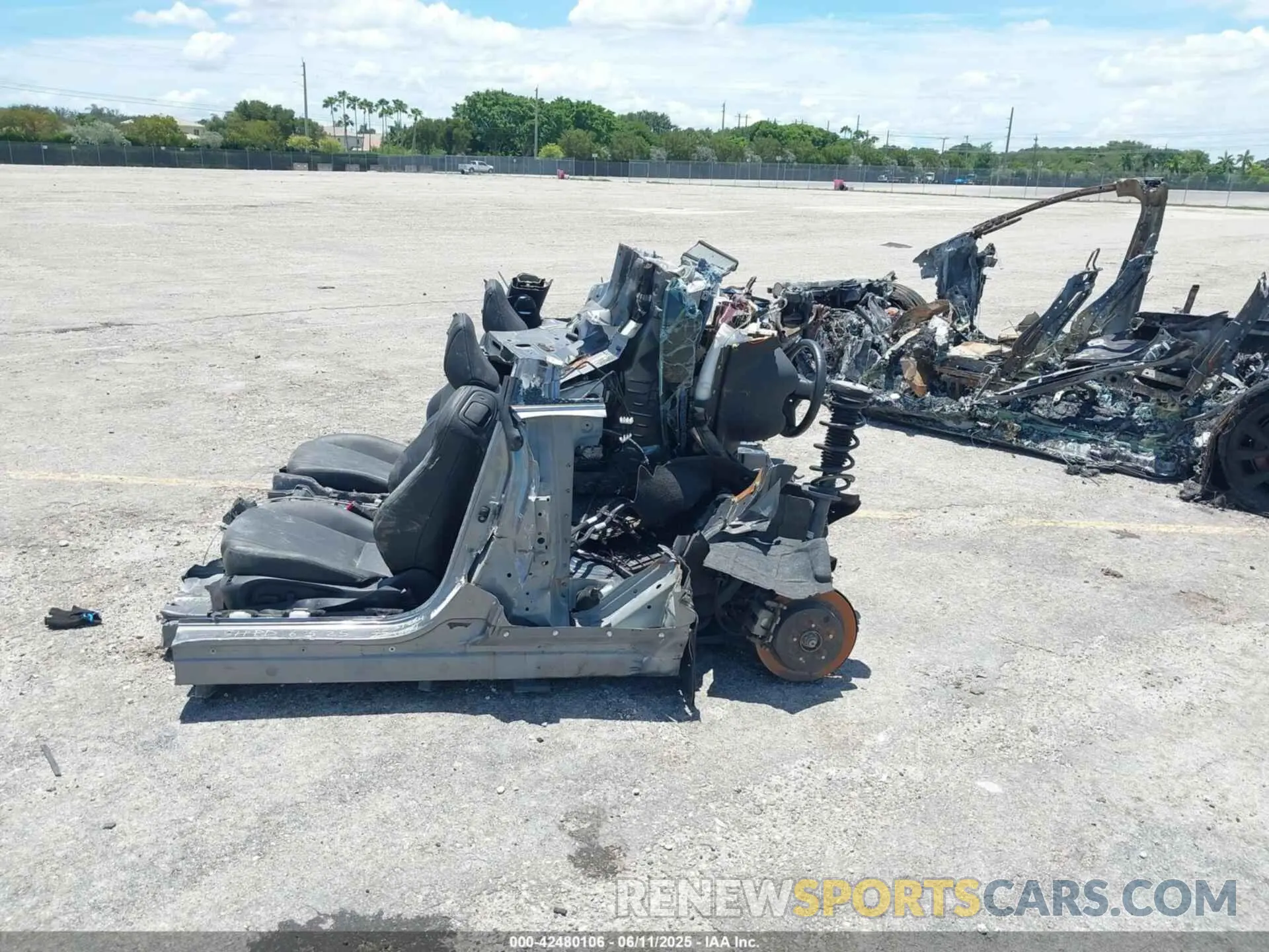 13 Photograph of a damaged car JN1EV7EKXKM231884 INFINITI Q60 2019