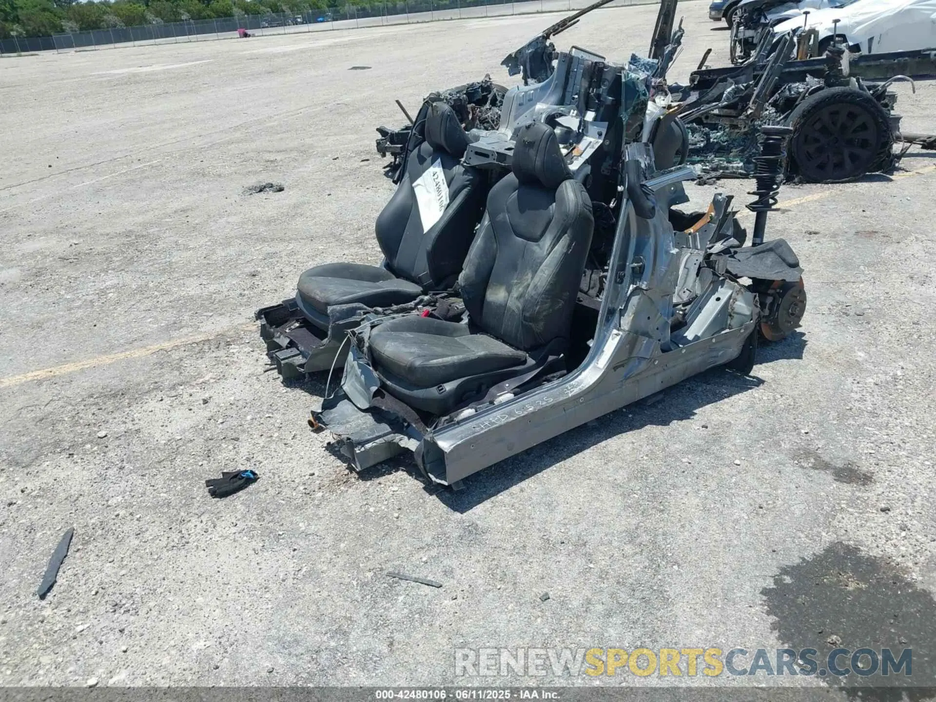 2 Photograph of a damaged car JN1EV7EKXKM231884 INFINITI Q60 2019