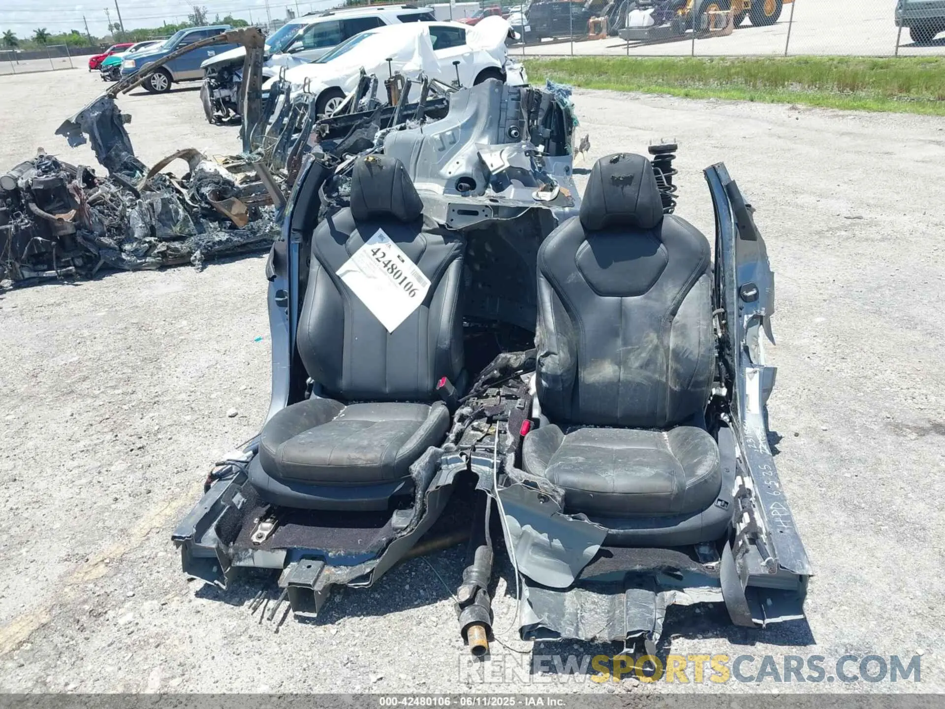 6 Photograph of a damaged car JN1EV7EKXKM231884 INFINITI Q60 2019