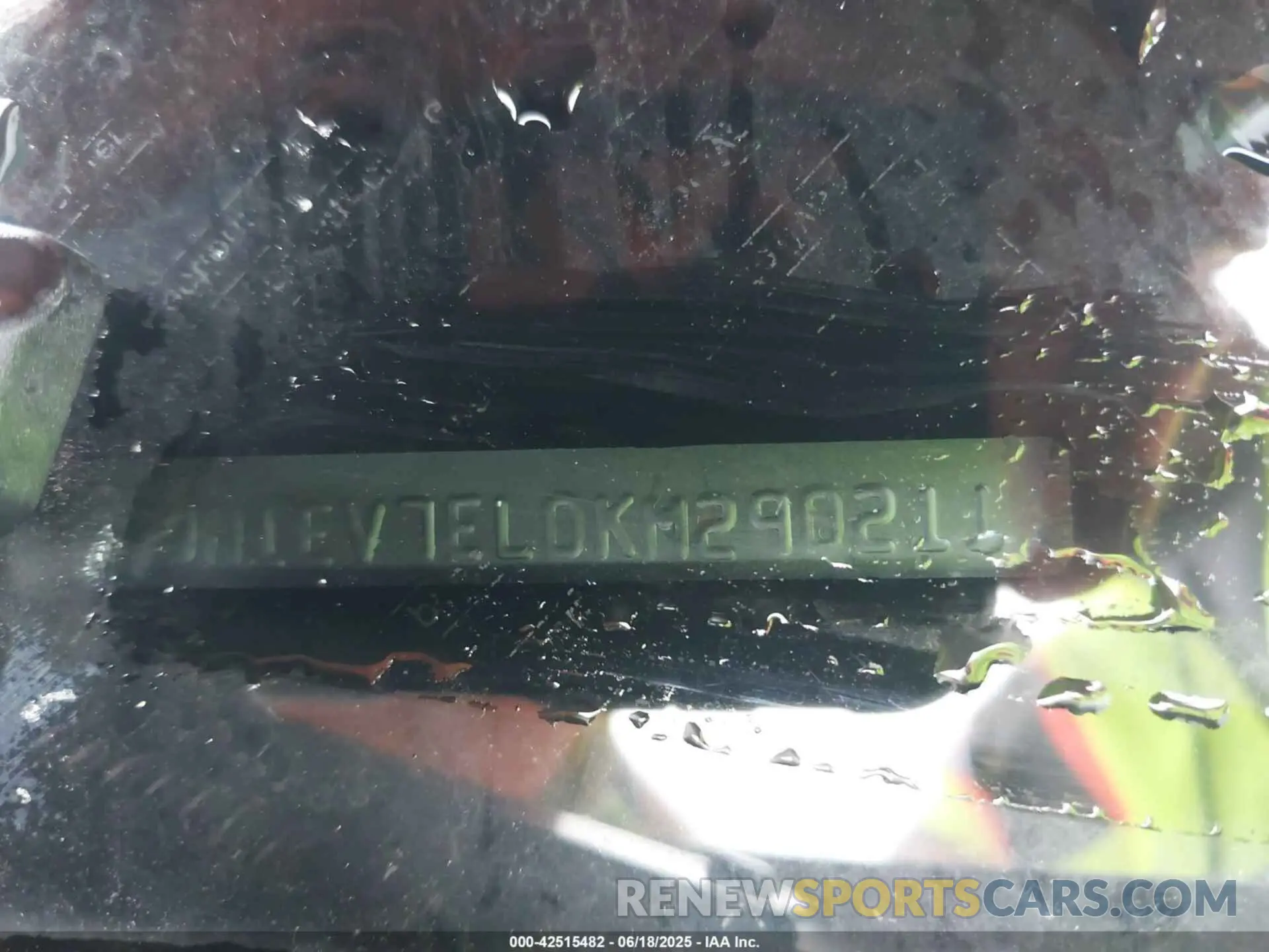 18 Photograph of a damaged car JN1EV7EL0KM290211 INFINITI Q60 2019