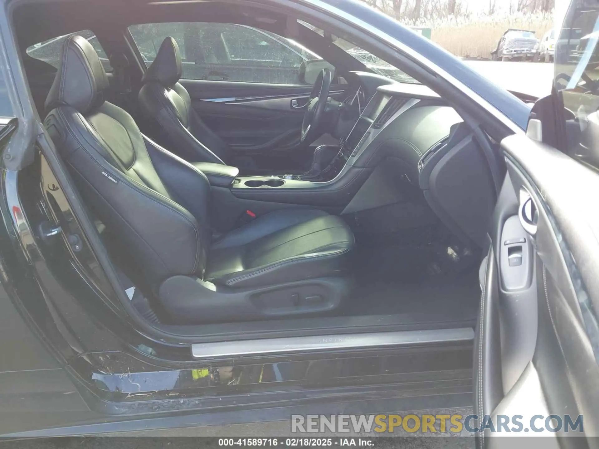 5 Photograph of a damaged car JN1EV7EL0KM291021 INFINITI Q60 2019