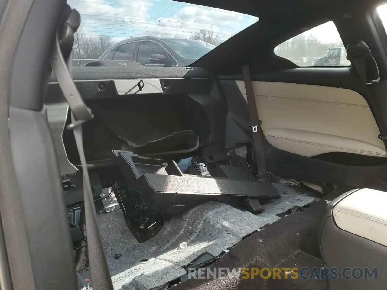 10 Photograph of a damaged car JN1EV7EL4KM290924 INFINITI Q60 2019