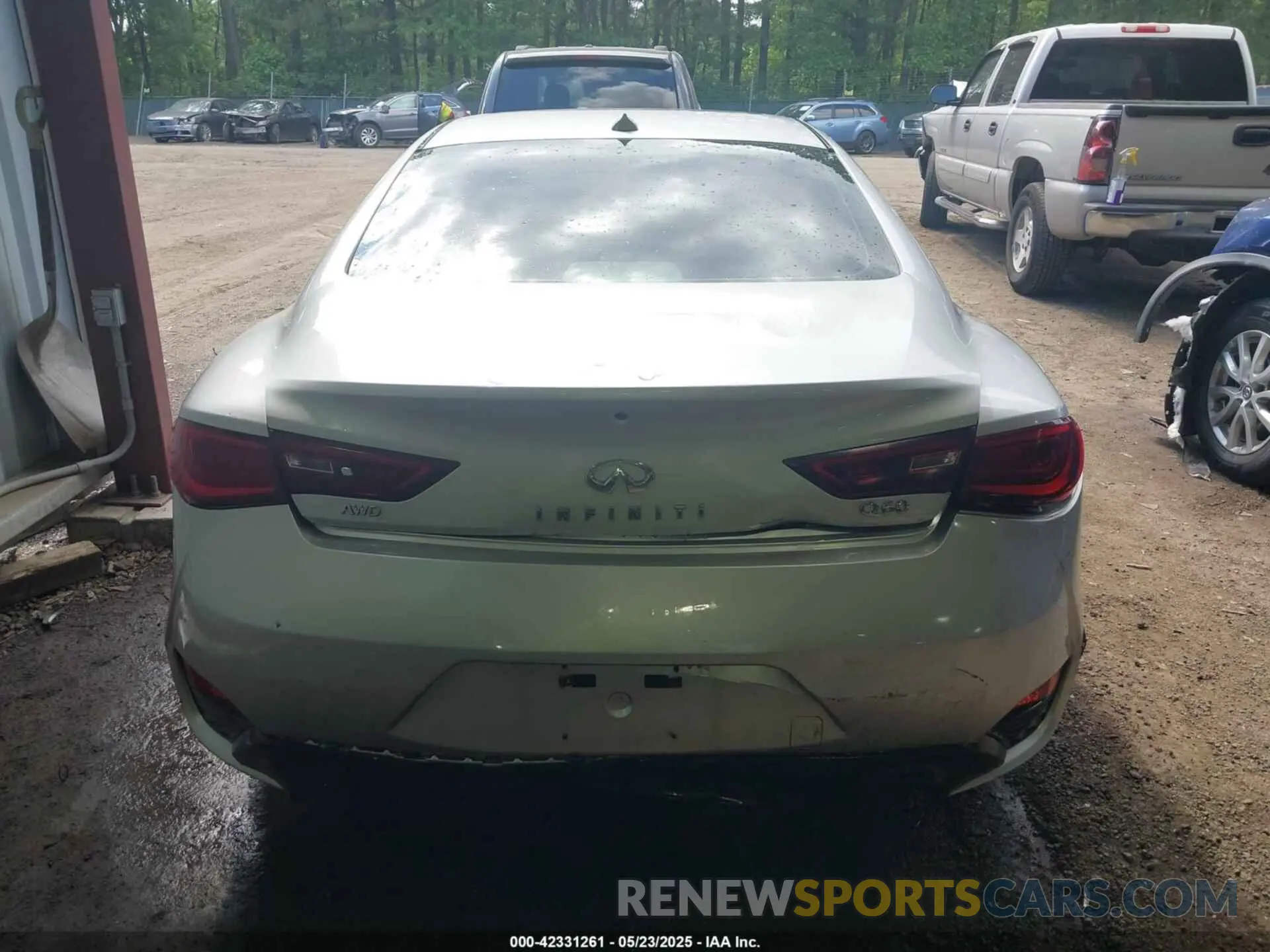 16 Photograph of a damaged car JN1EV7EL7KM290268 INFINITI Q60 2019