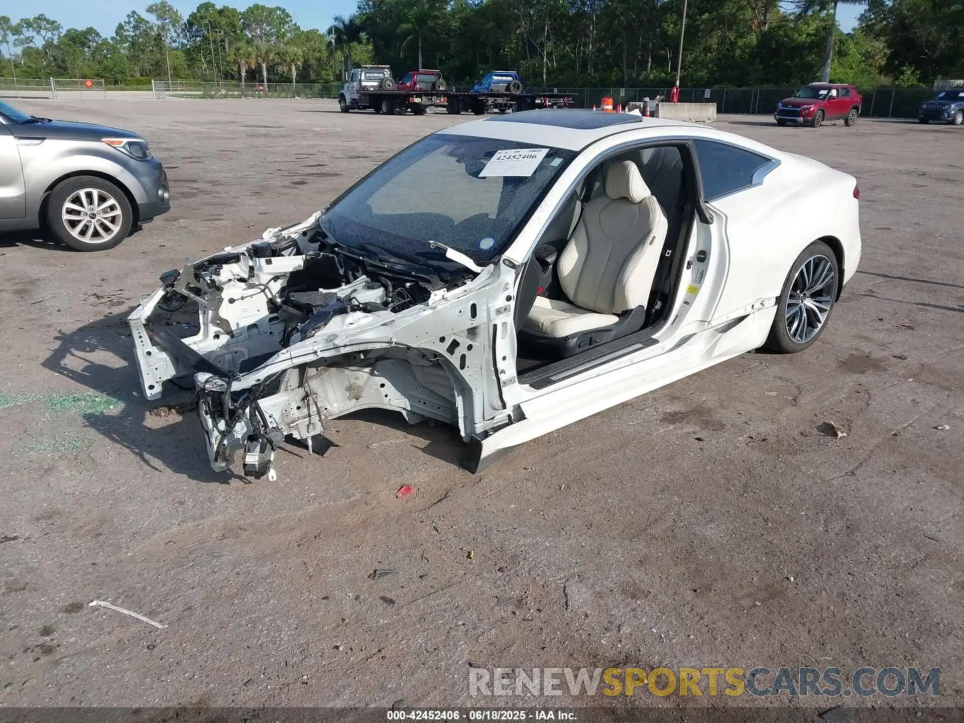2 Photograph of a damaged car JN1EV7EK2LM340471 INFINITI Q60 2020