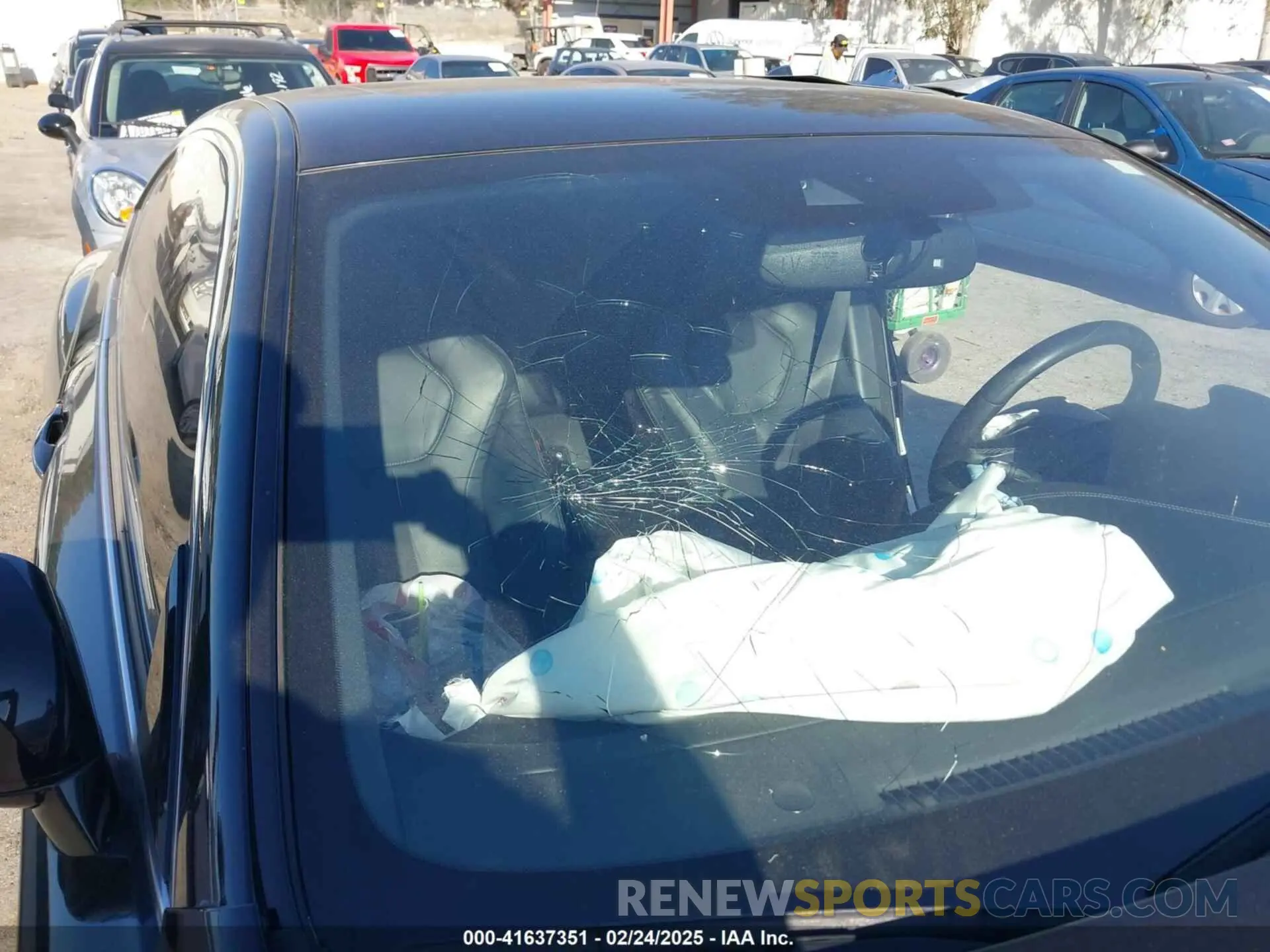 18 Photograph of a damaged car JN1EV7KK2NM600262 INFINITI Q60 2022