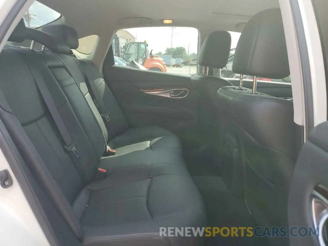 11 Photograph of a damaged car JN1BY1AR1KM585058 INFINITI Q70 2019