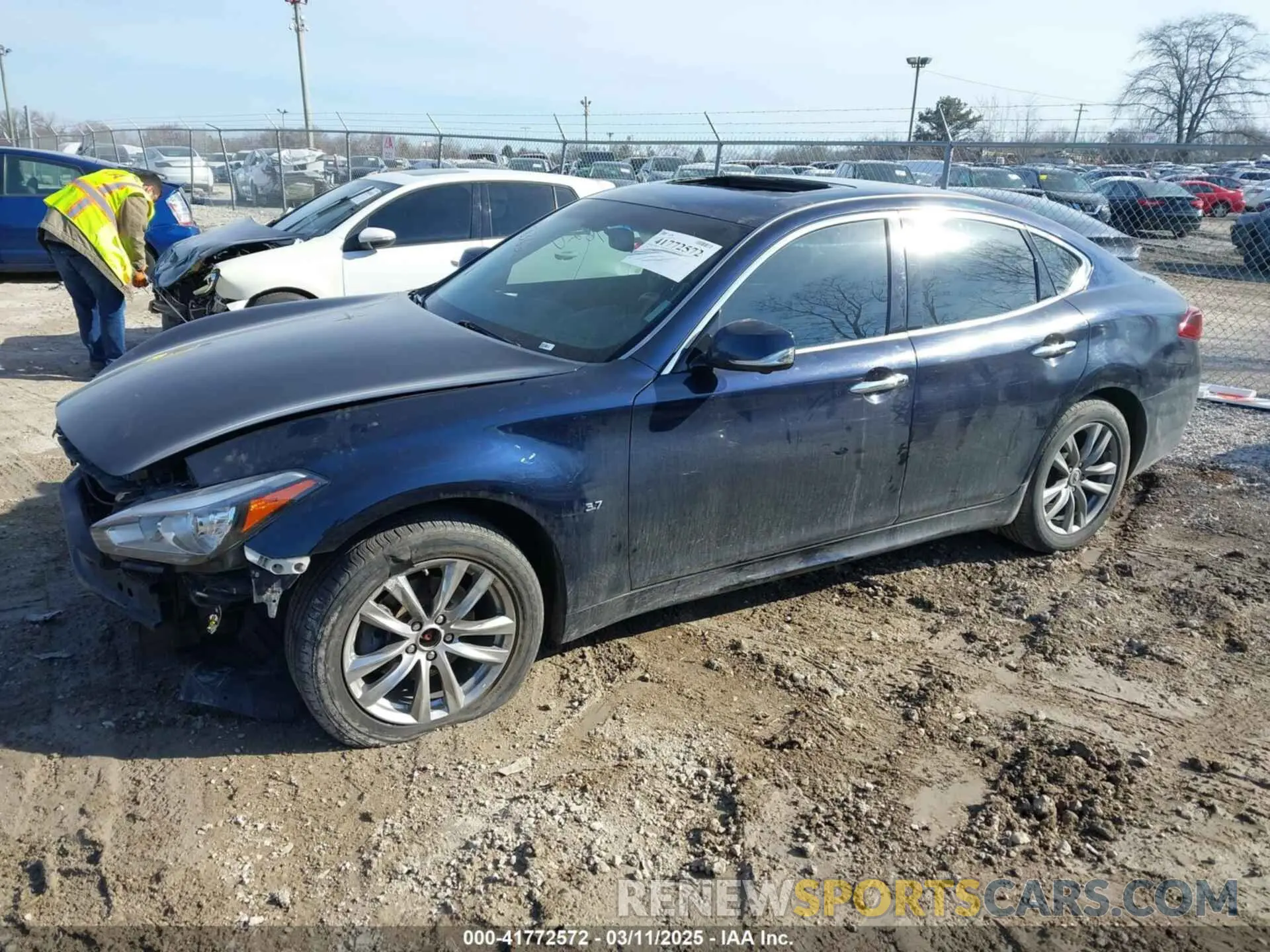 2 Photograph of a damaged car JN1BY1AR3KM585157 INFINITI Q70 2019