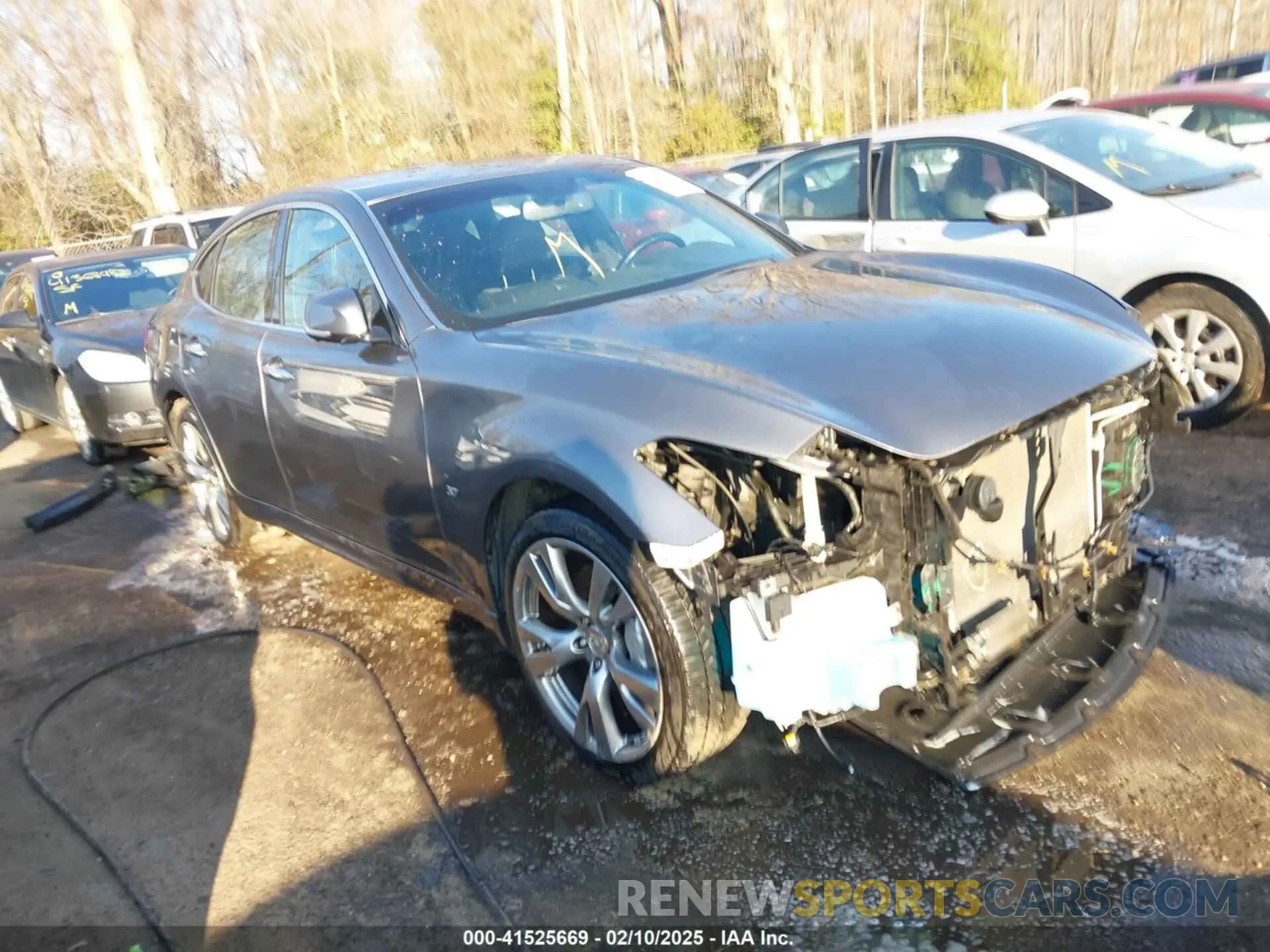 1 Photograph of a damaged car JN1BY1AR3KM585305 INFINITI Q70 2019