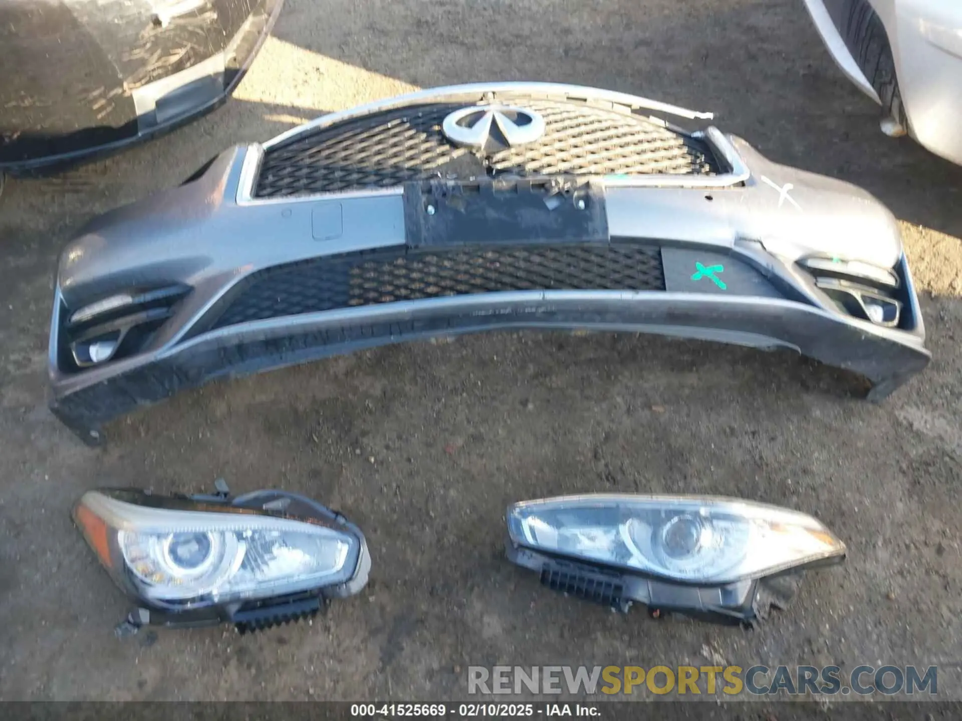 11 Photograph of a damaged car JN1BY1AR3KM585305 INFINITI Q70 2019
