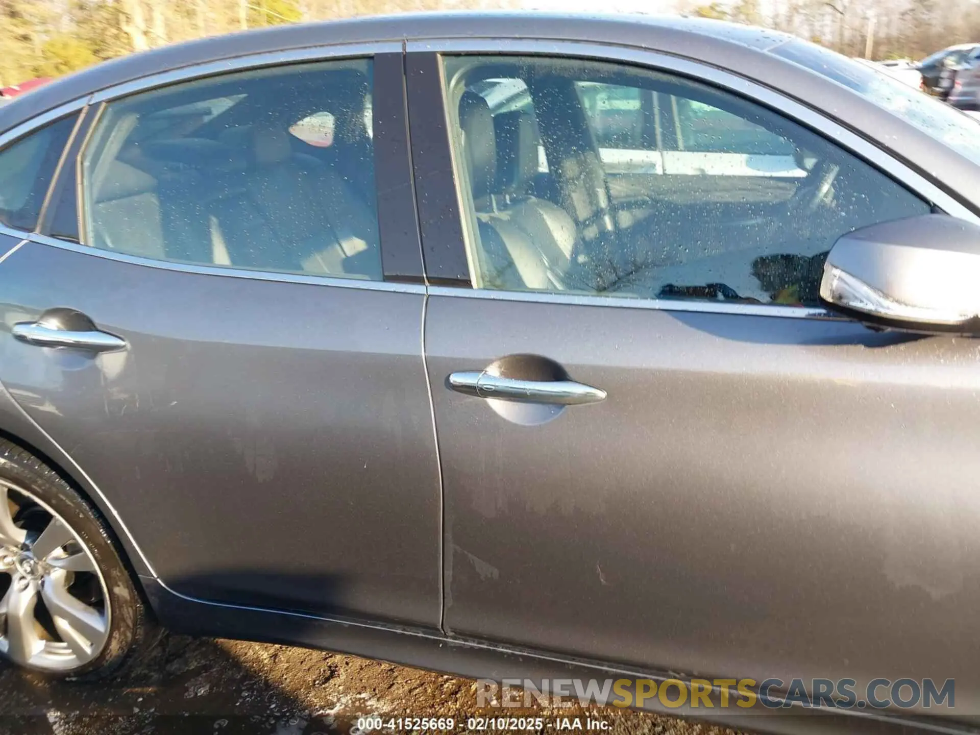 13 Photograph of a damaged car JN1BY1AR3KM585305 INFINITI Q70 2019
