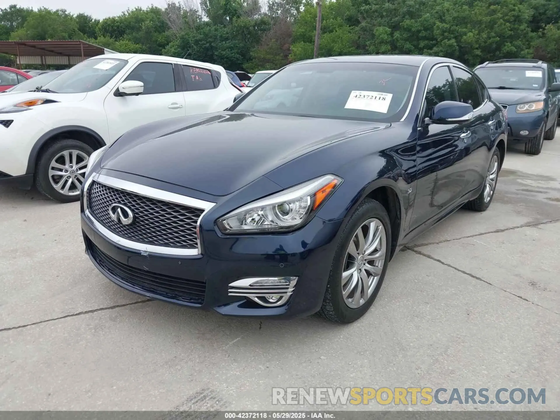 2 Photograph of a damaged car JN1BY1AR9KM585597 INFINITI Q70 2019