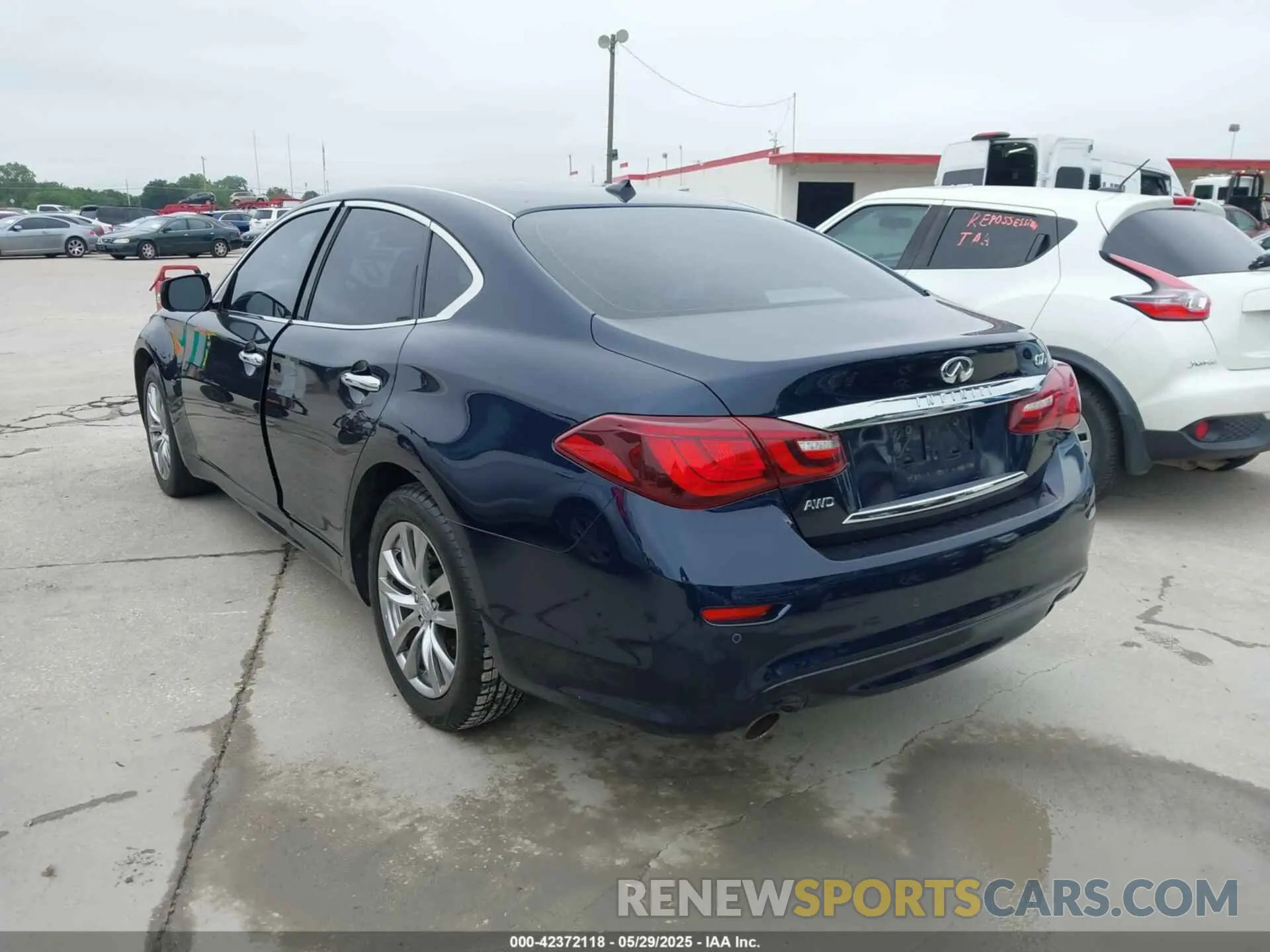 3 Photograph of a damaged car JN1BY1AR9KM585597 INFINITI Q70 2019