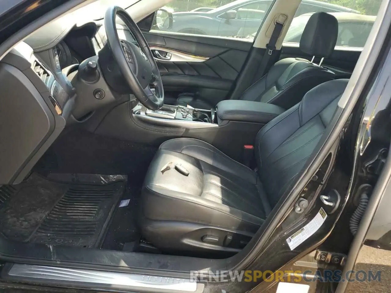 7 Photograph of a damaged car JN1BY1PP4KM685712 INFINITI Q70 2019
