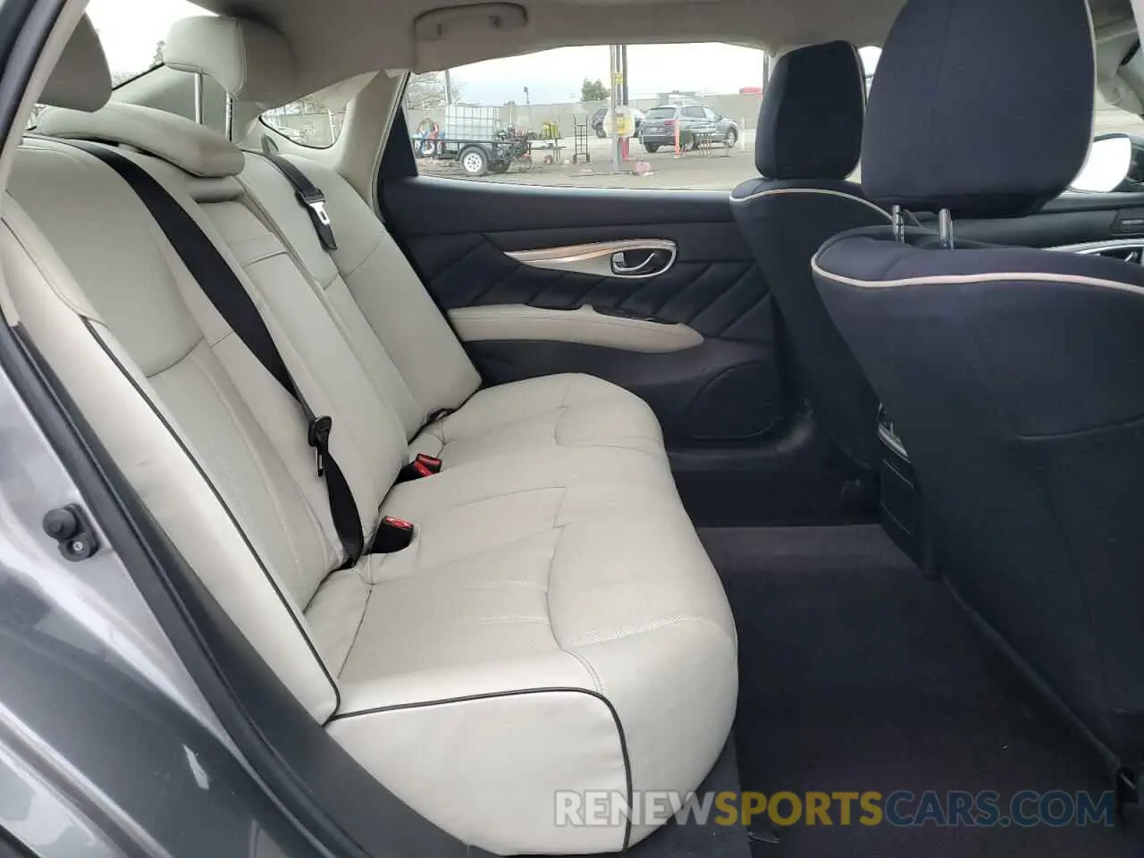 10 Photograph of a damaged car JN1BY1PP5KM685007 INFINITI Q70 2019