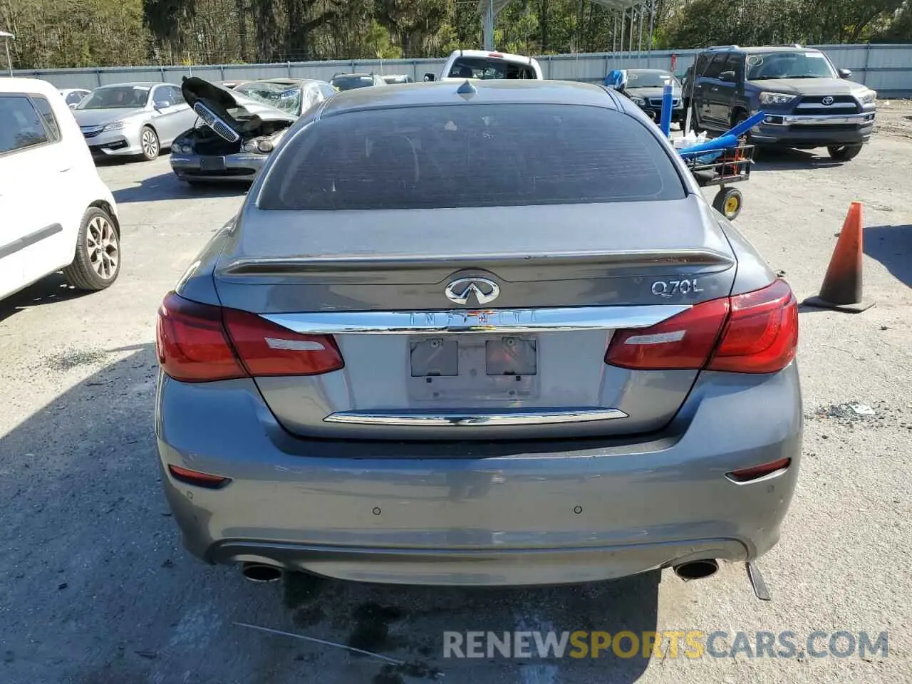 6 Photograph of a damaged car JN1BY1PP9KM685298 INFINITI Q70 2019