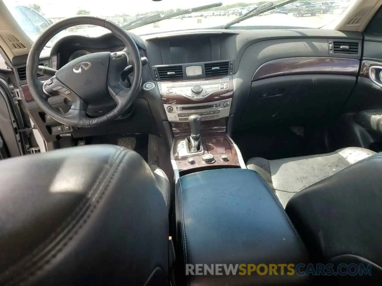 8 Photograph of a damaged car JN1BY1PR5KM725541 INFINITI Q70 2019