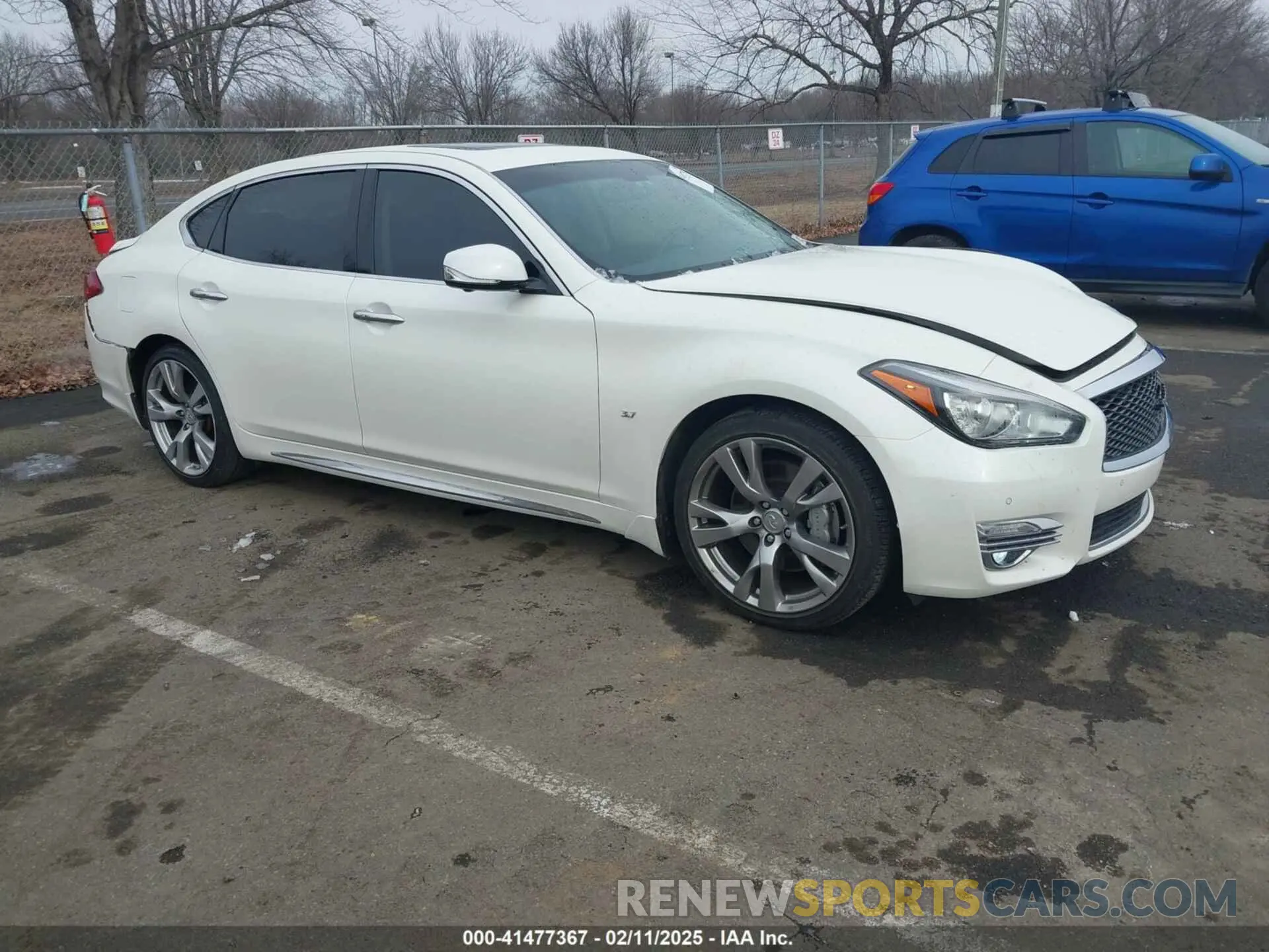 1 Photograph of a damaged car JN1BY1PP2KM685045 INFINITI Q70L 2019