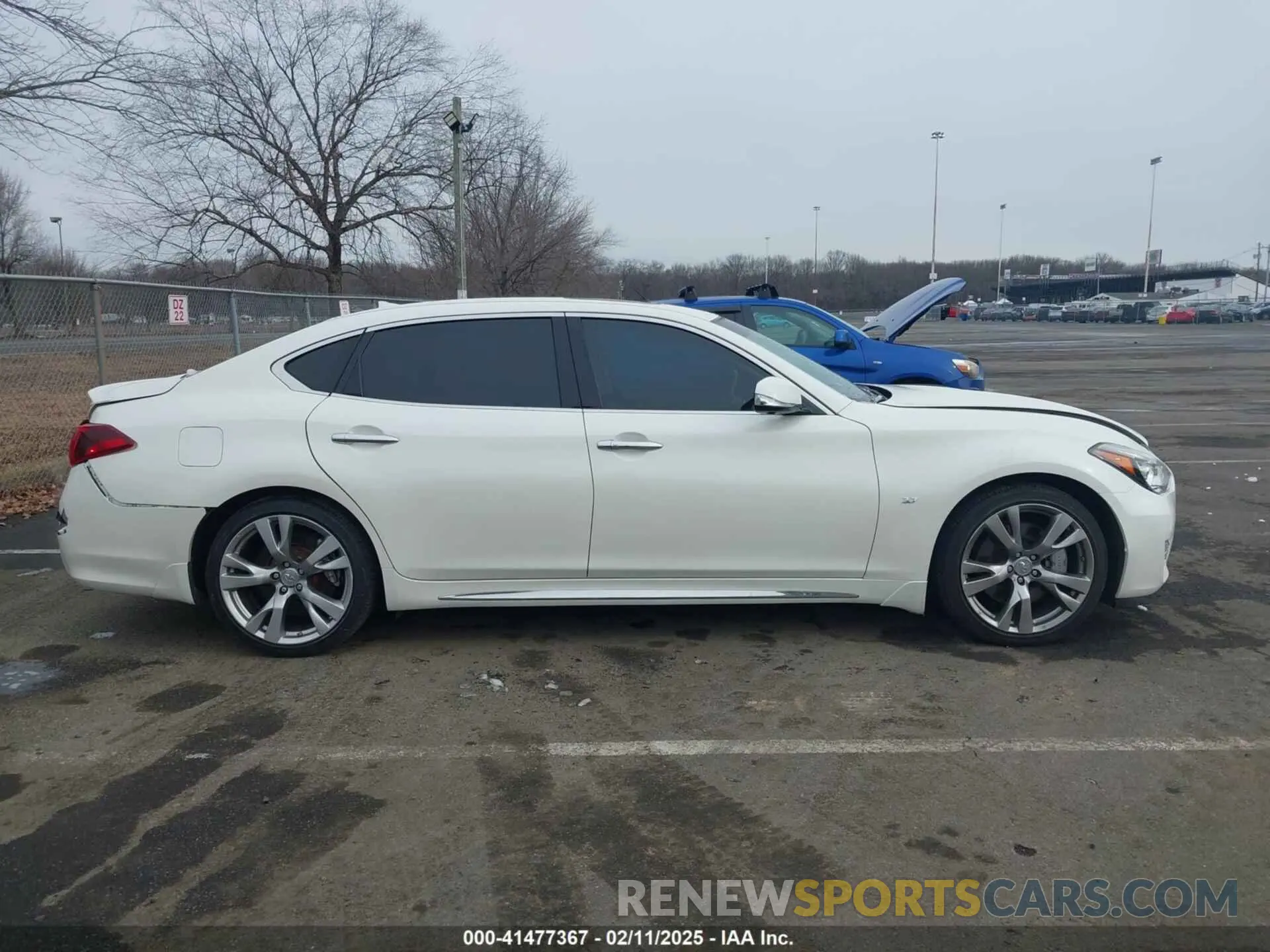 13 Photograph of a damaged car JN1BY1PP2KM685045 INFINITI Q70L 2019