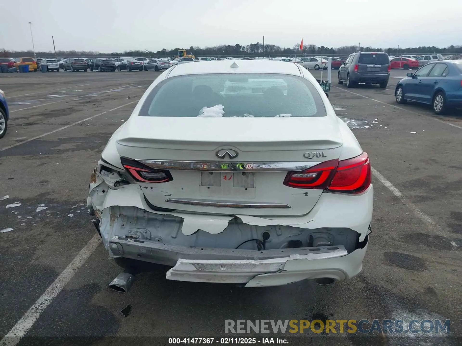 16 Photograph of a damaged car JN1BY1PP2KM685045 INFINITI Q70L 2019