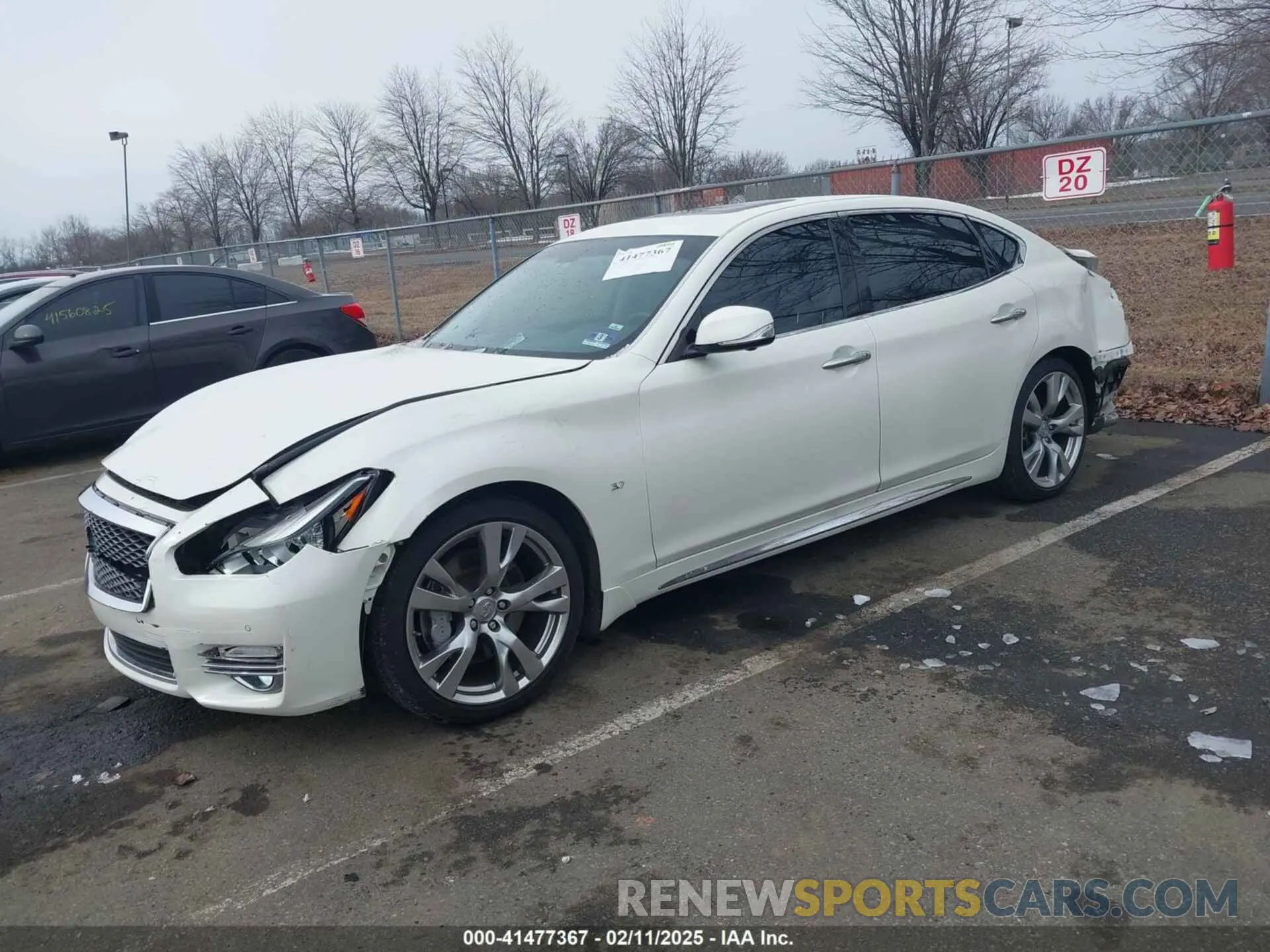 2 Photograph of a damaged car JN1BY1PP2KM685045 INFINITI Q70L 2019