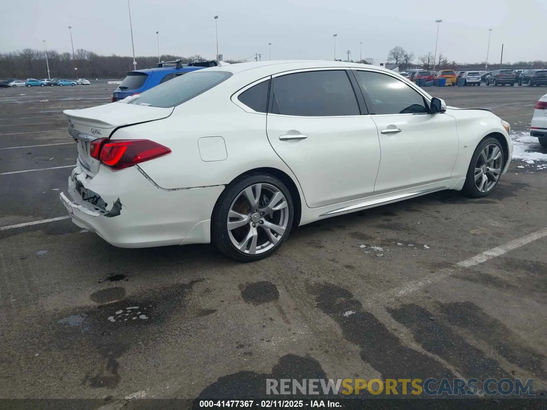 4 Photograph of a damaged car JN1BY1PP2KM685045 INFINITI Q70L 2019