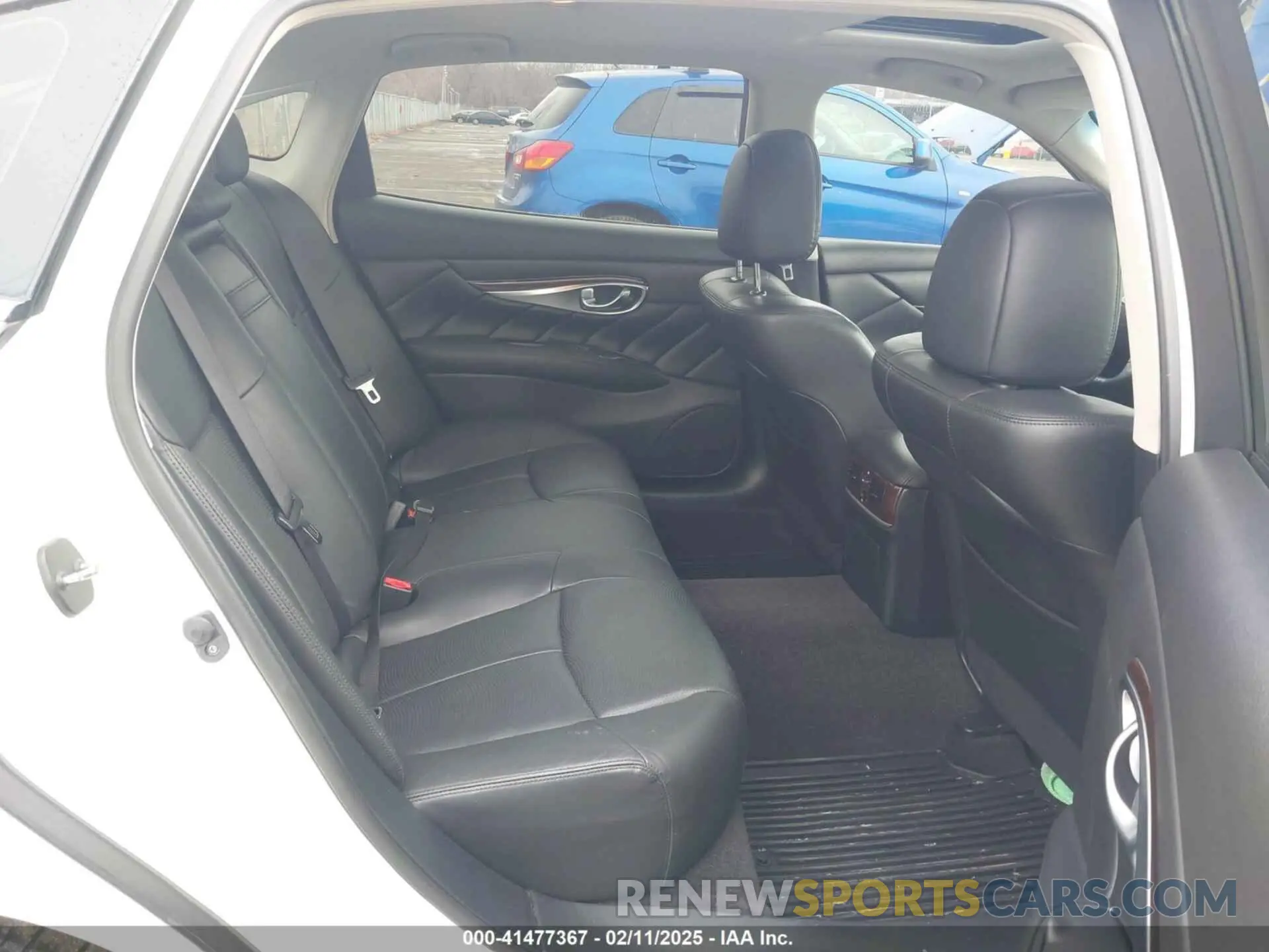 8 Photograph of a damaged car JN1BY1PP2KM685045 INFINITI Q70L 2019