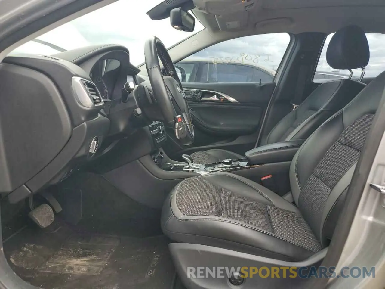 7 Photograph of a damaged car SJKCH5CP0KA009478 INFINITI QX30 2019