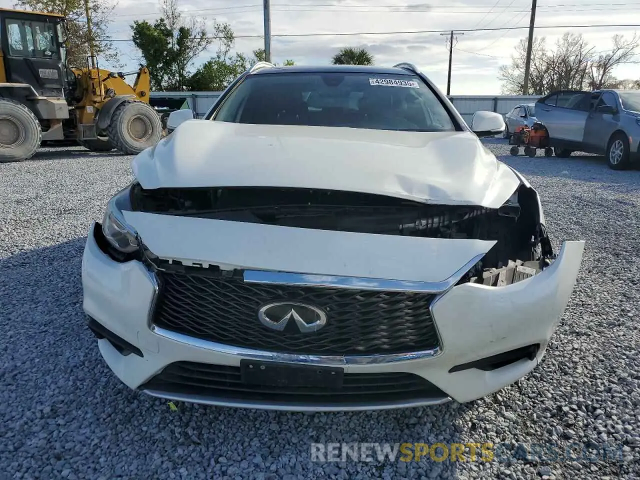 5 Photograph of a damaged car SJKCH5CP0KA011537 INFINITI QX30 2019