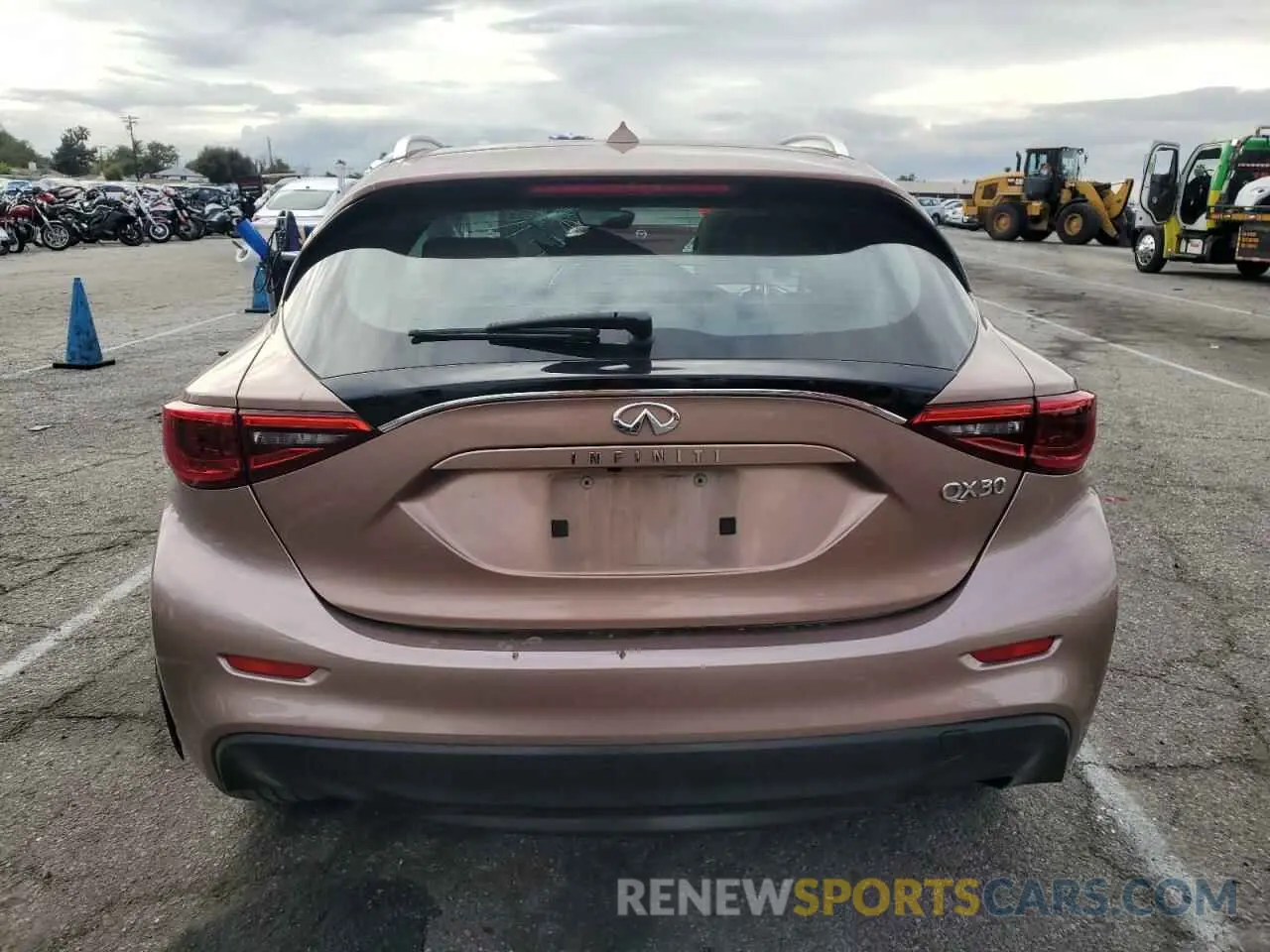 6 Photograph of a damaged car SJKCH5CP2KA009224 INFINITI QX30 2019