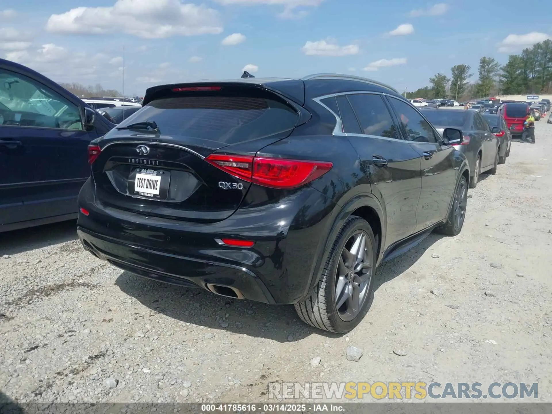 4 Photograph of a damaged car SJKCH5CP2KA010406 INFINITI QX30 2019