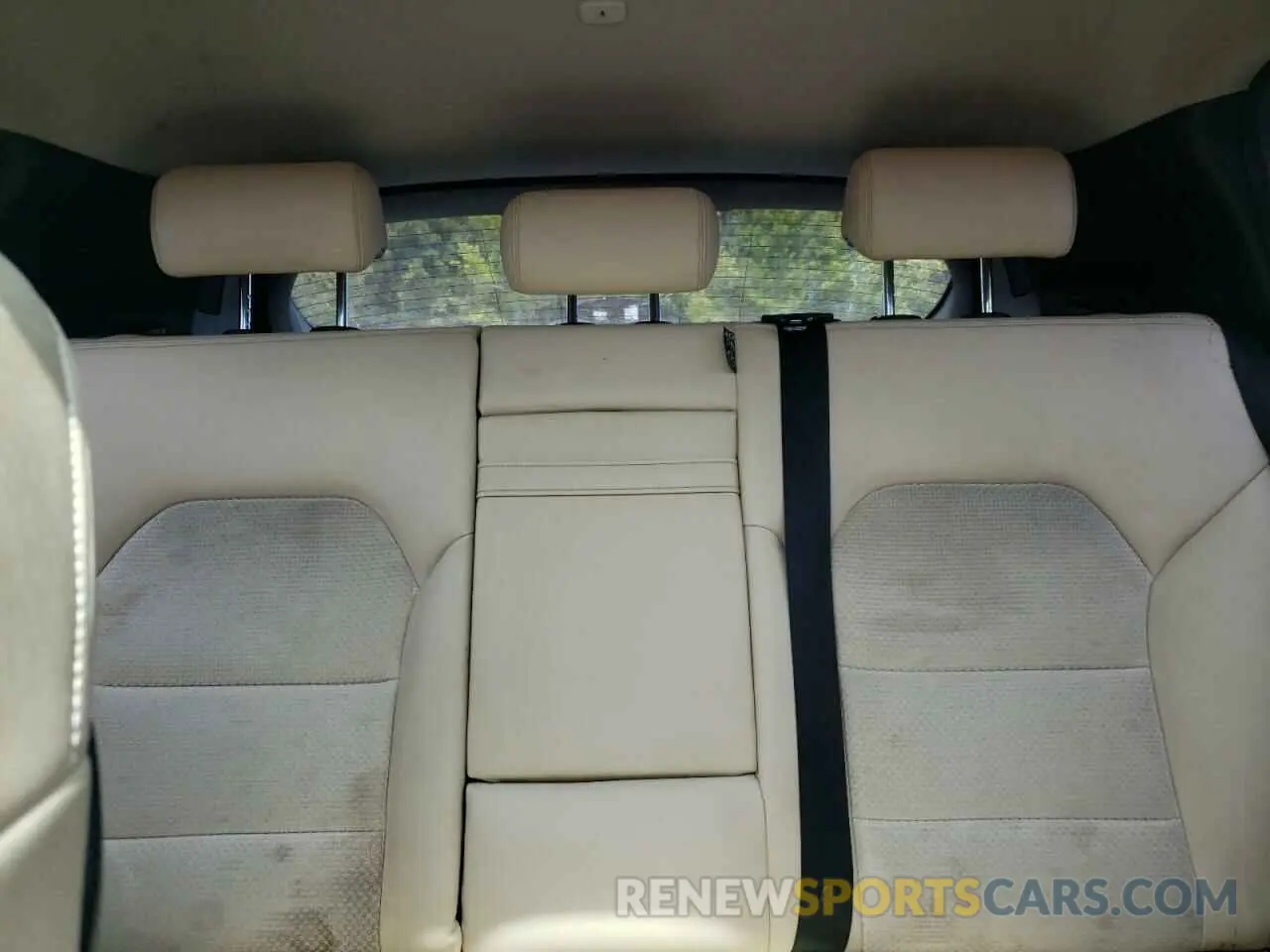10 Photograph of a damaged car SJKCH5CP3KA007112 INFINITI QX30 2019
