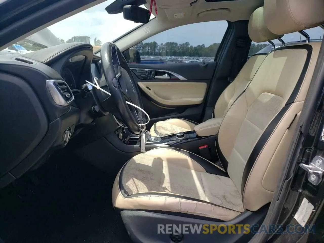 7 Photograph of a damaged car SJKCH5CP3KA007112 INFINITI QX30 2019