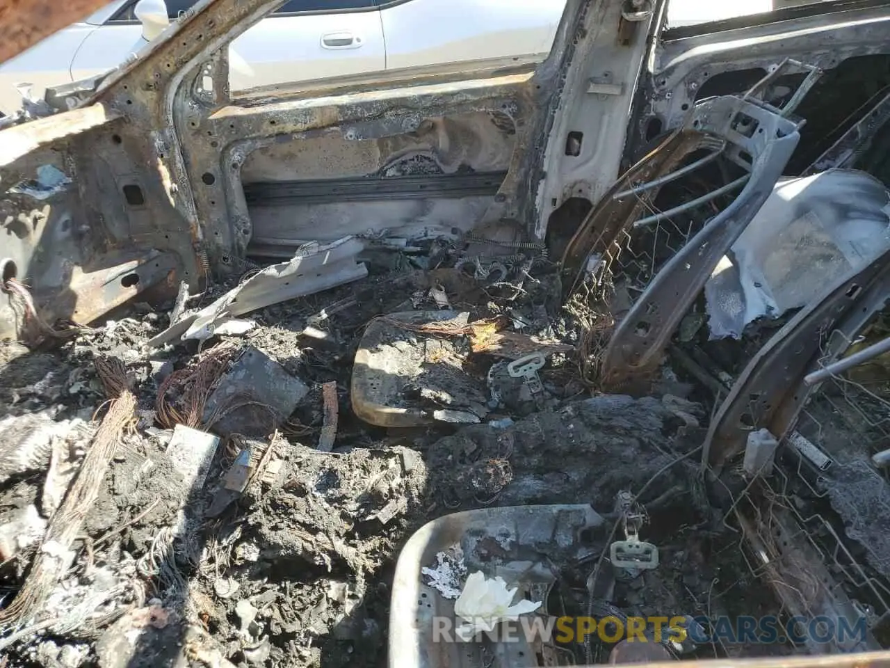 7 Photograph of a damaged car SJKCH5CP3KA010916 INFINITI QX30 2019