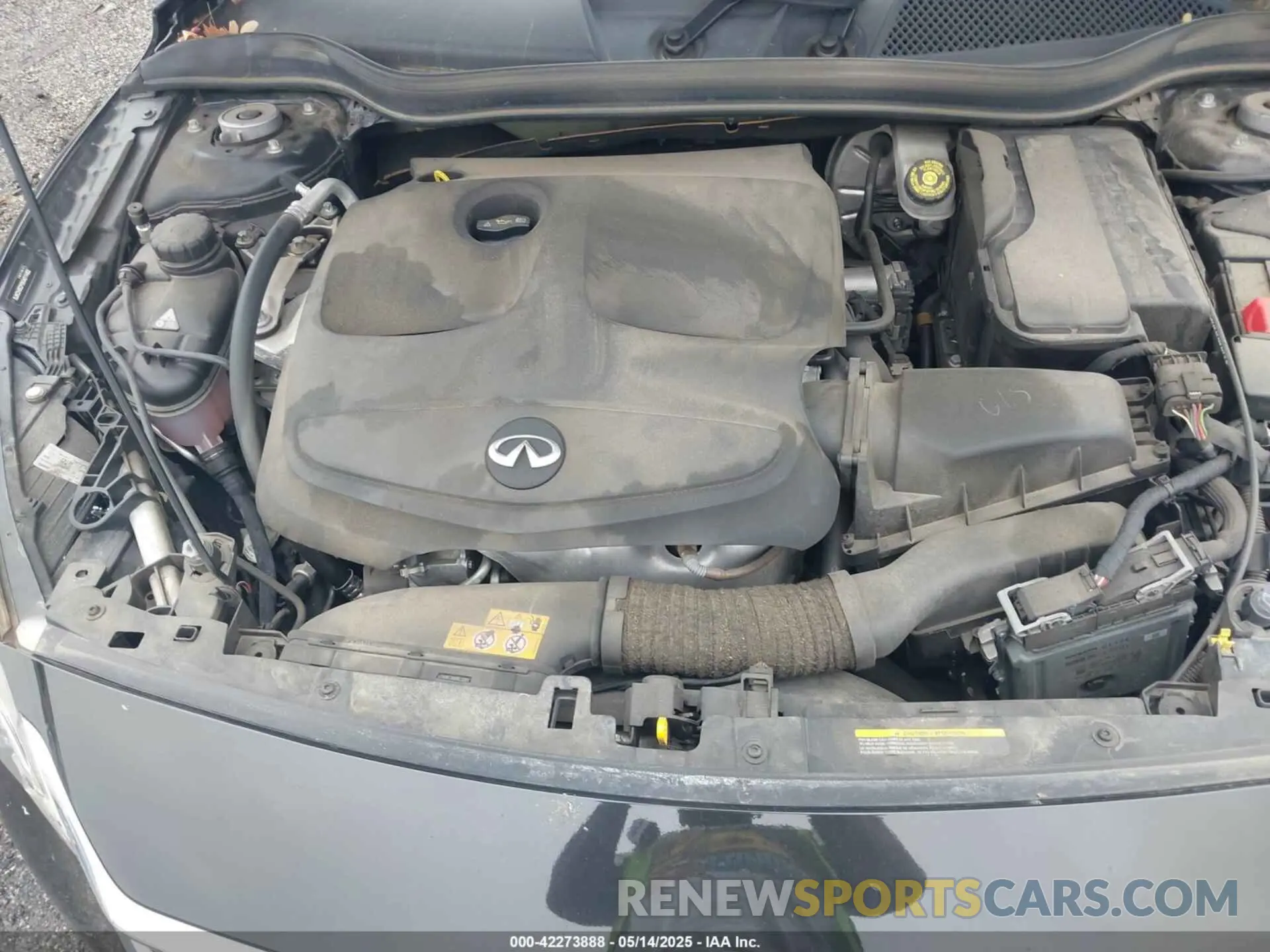 10 Photograph of a damaged car SJKCH5CP3KA011483 INFINITI QX30 2019
