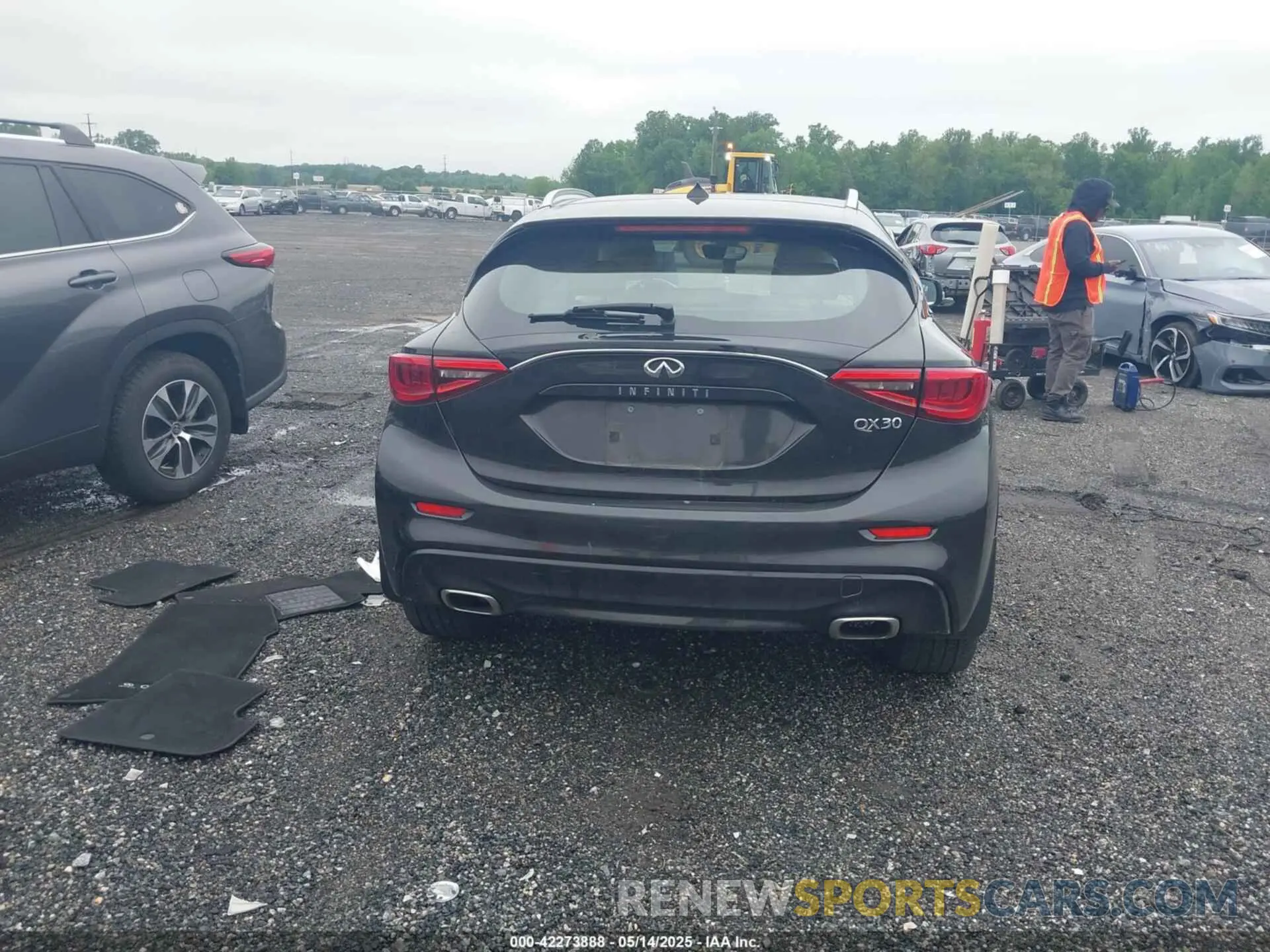 16 Photograph of a damaged car SJKCH5CP3KA011483 INFINITI QX30 2019