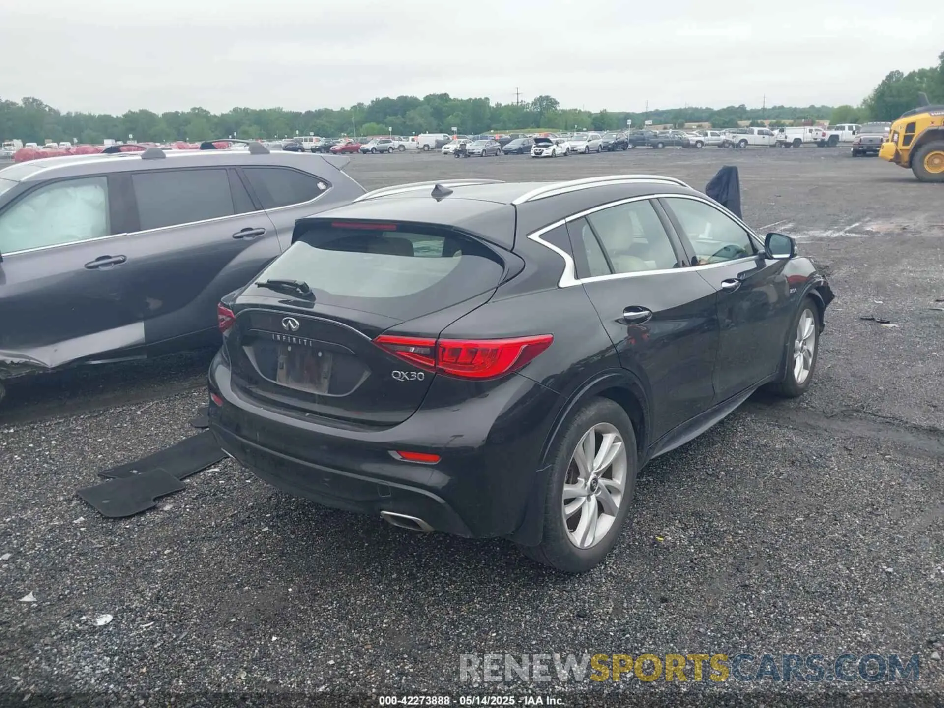 4 Photograph of a damaged car SJKCH5CP3KA011483 INFINITI QX30 2019