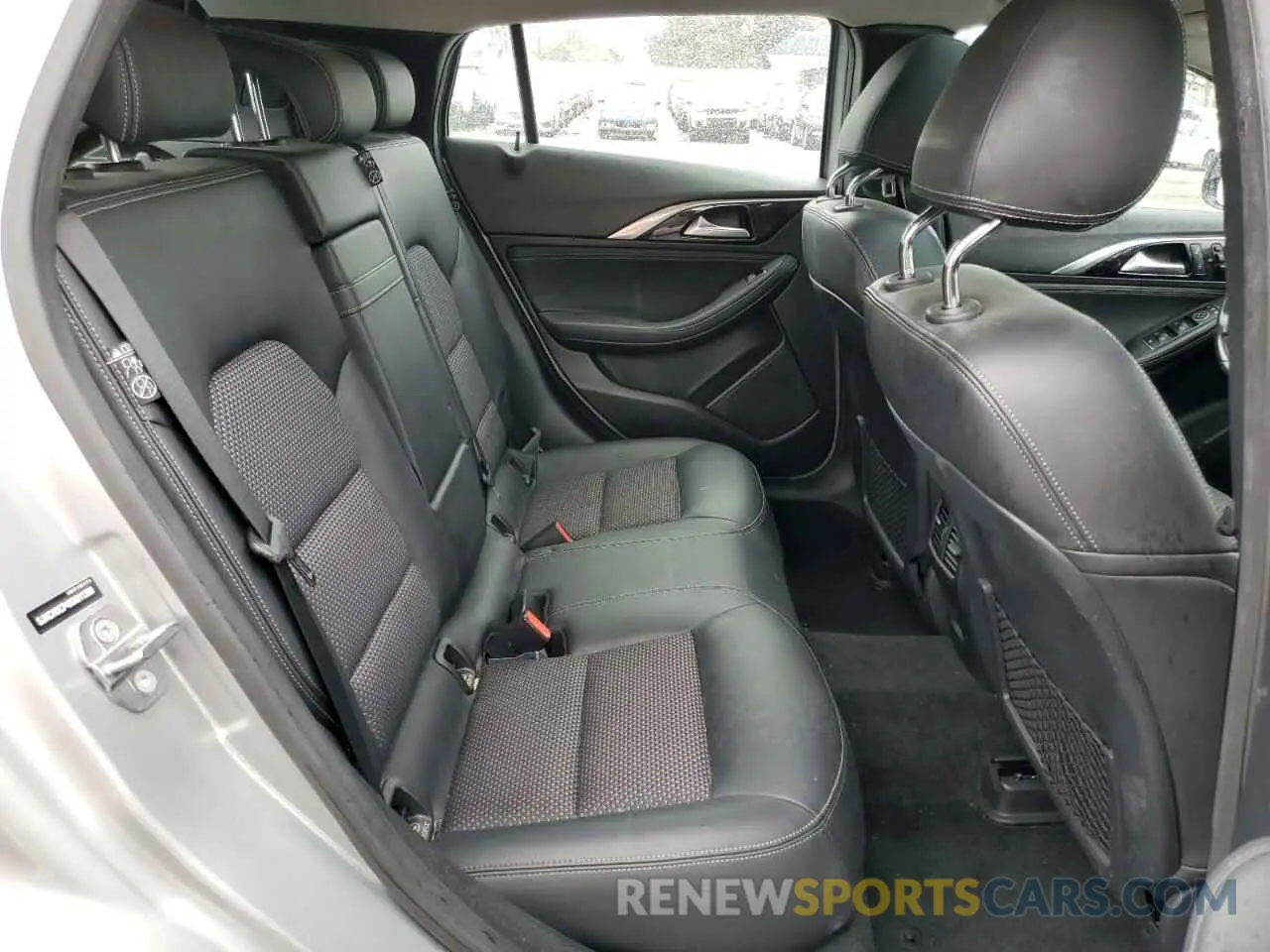10 Photograph of a damaged car SJKCH5CP4KA011380 INFINITI QX30 2019