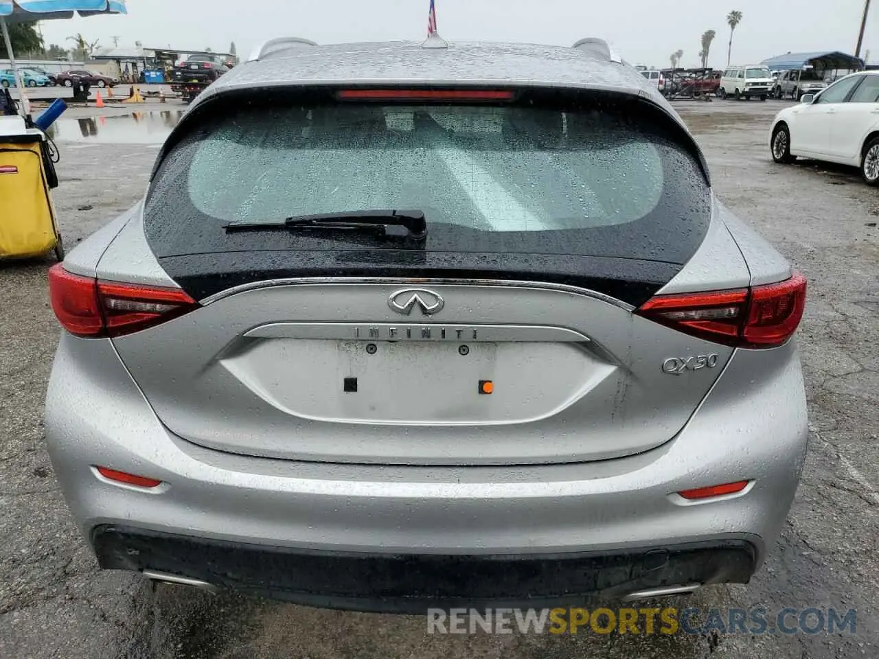 6 Photograph of a damaged car SJKCH5CP4KA011380 INFINITI QX30 2019