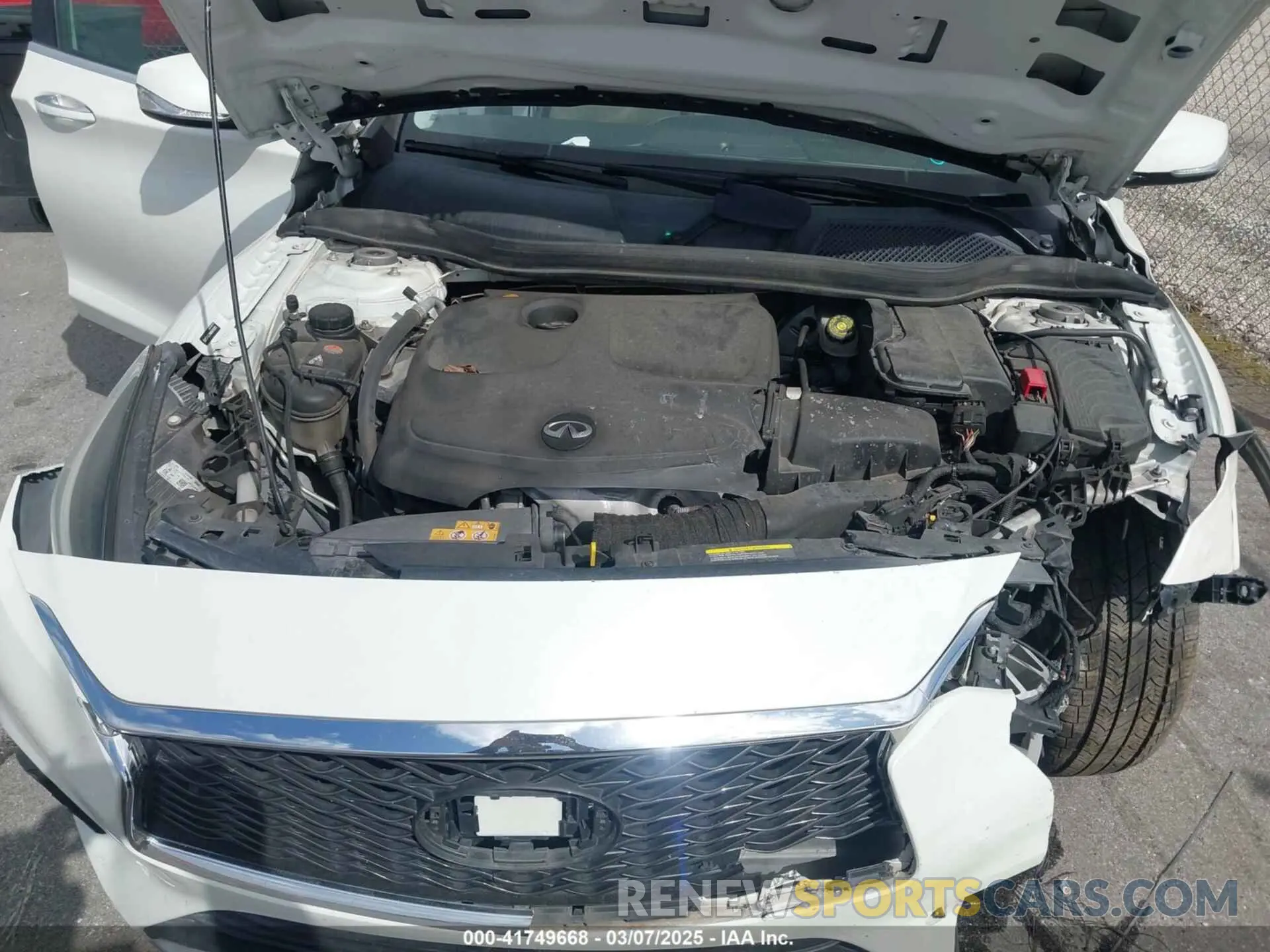 10 Photograph of a damaged car SJKCH5CP8KA010331 INFINITI QX30 2019